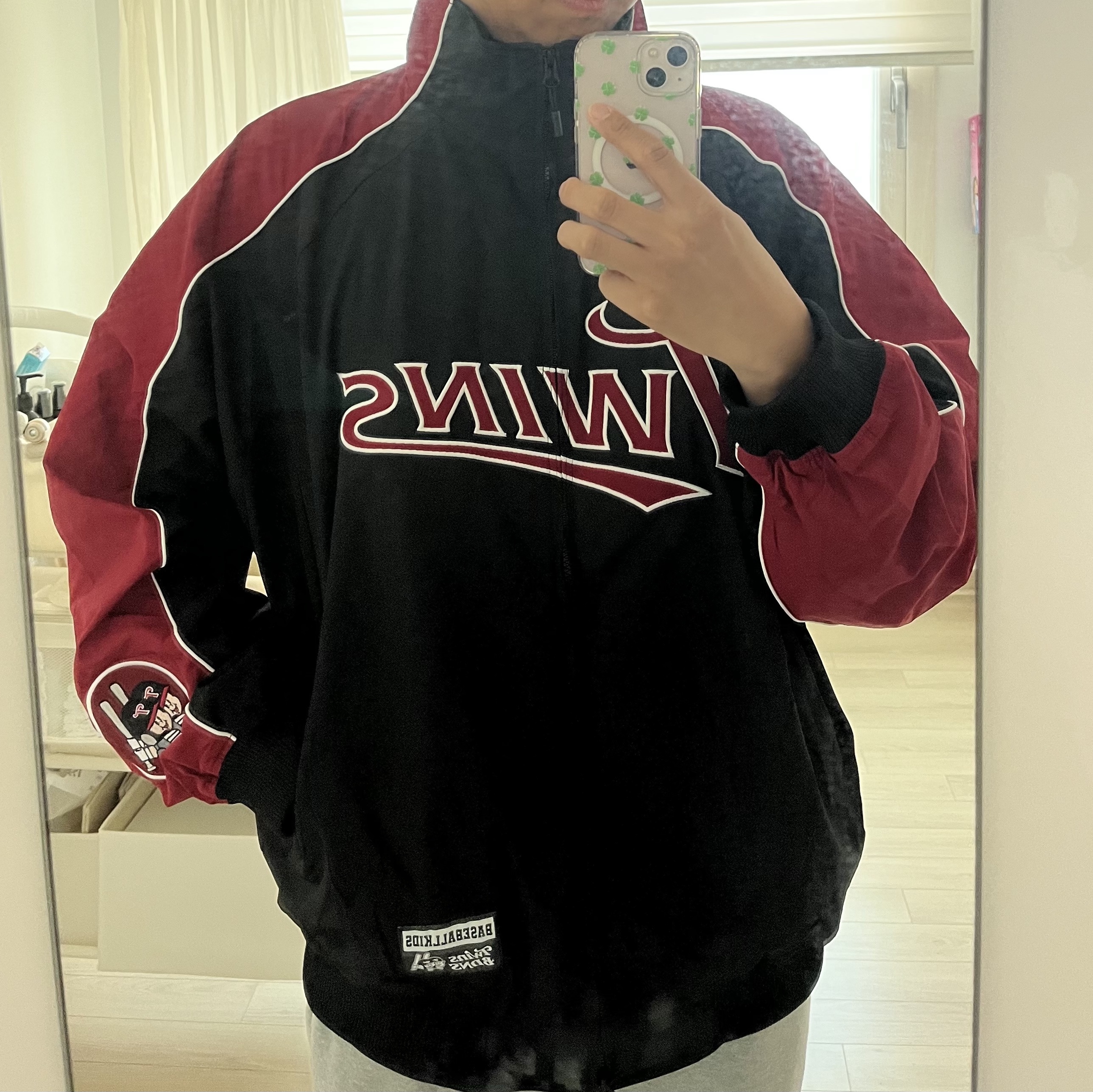 BDNS x LG TWINS Dugout Jacket Ver.2 Red 착용 스타일