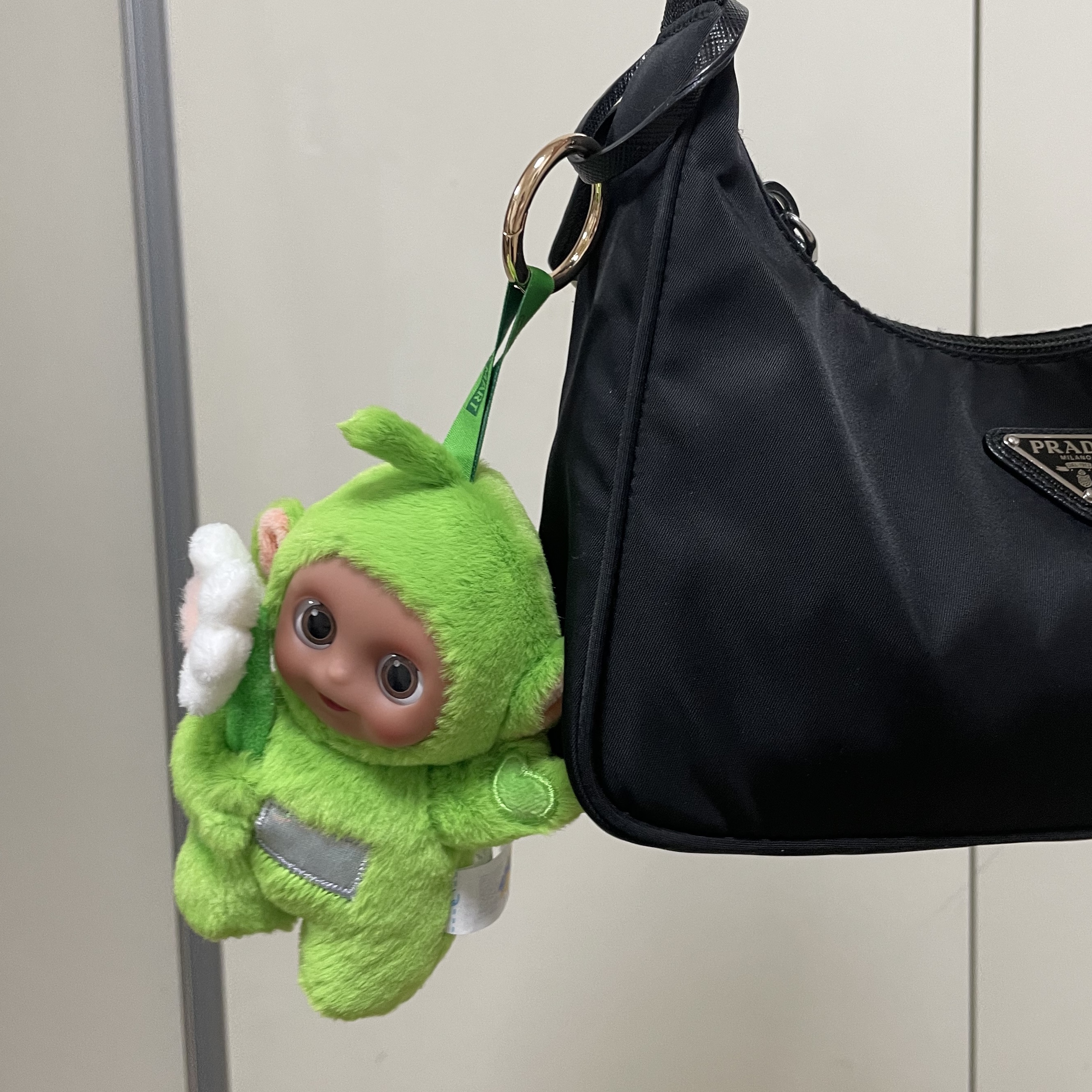 Pop Mart Teletubbies Say Hello Series Figures Sealed Case Dipsy's Naughty Flower (Opened Case), Prada Re-Edition 2000 Re-Nylon Mini Shoulder Bag Black 착용 스타일