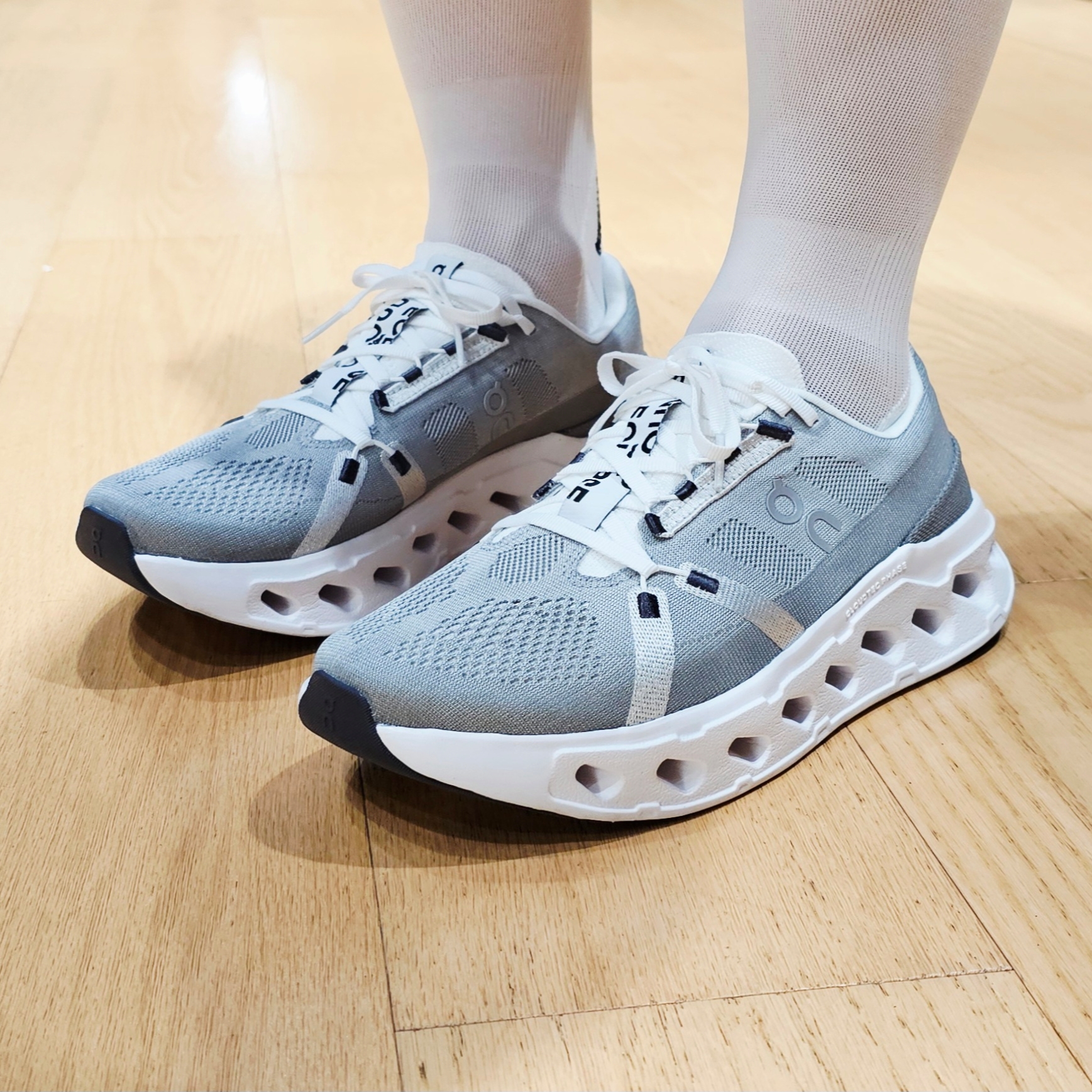 On Running Cloudeclipse Alloy White 착용 스타일