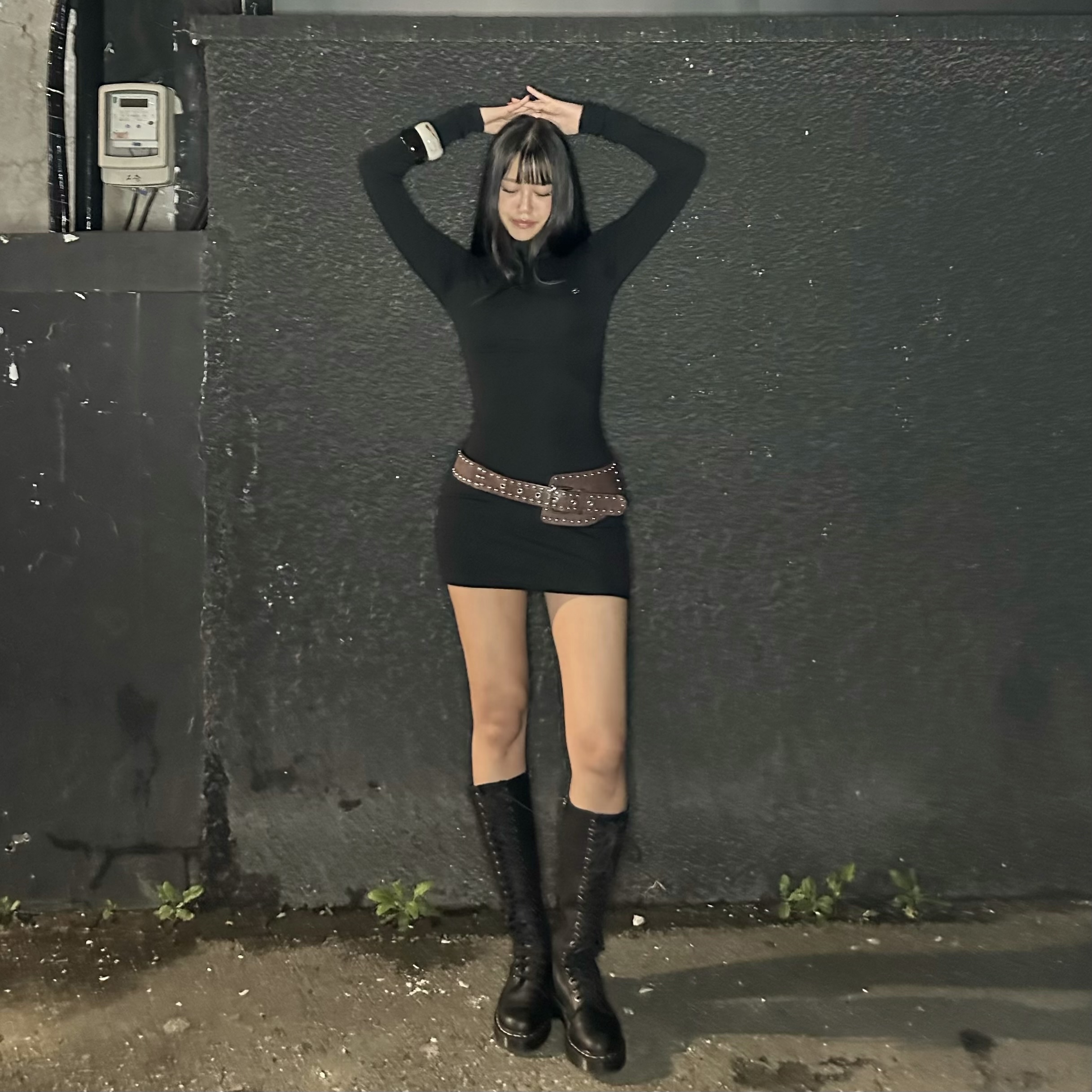 DAUSPICE Turtleneck Mini Dress Black 착용 스타일 - 1