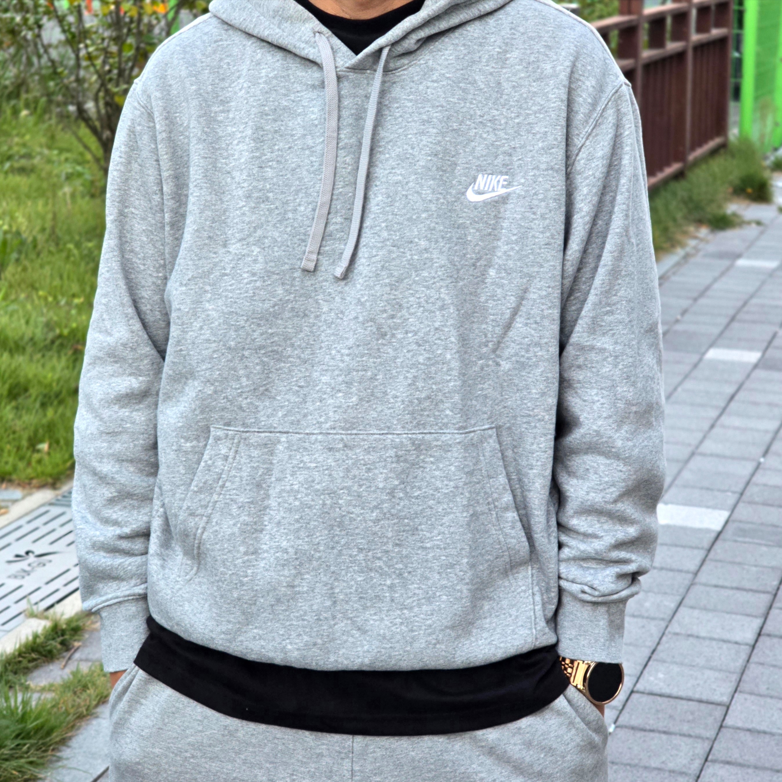 Nike NSW Club Fleece Pullover Hoodie Dark Grey Heather - Asia, Nike NSW Club Pullover Hoodie Dark Grey Heather - Asia 착용 스타일 - 1