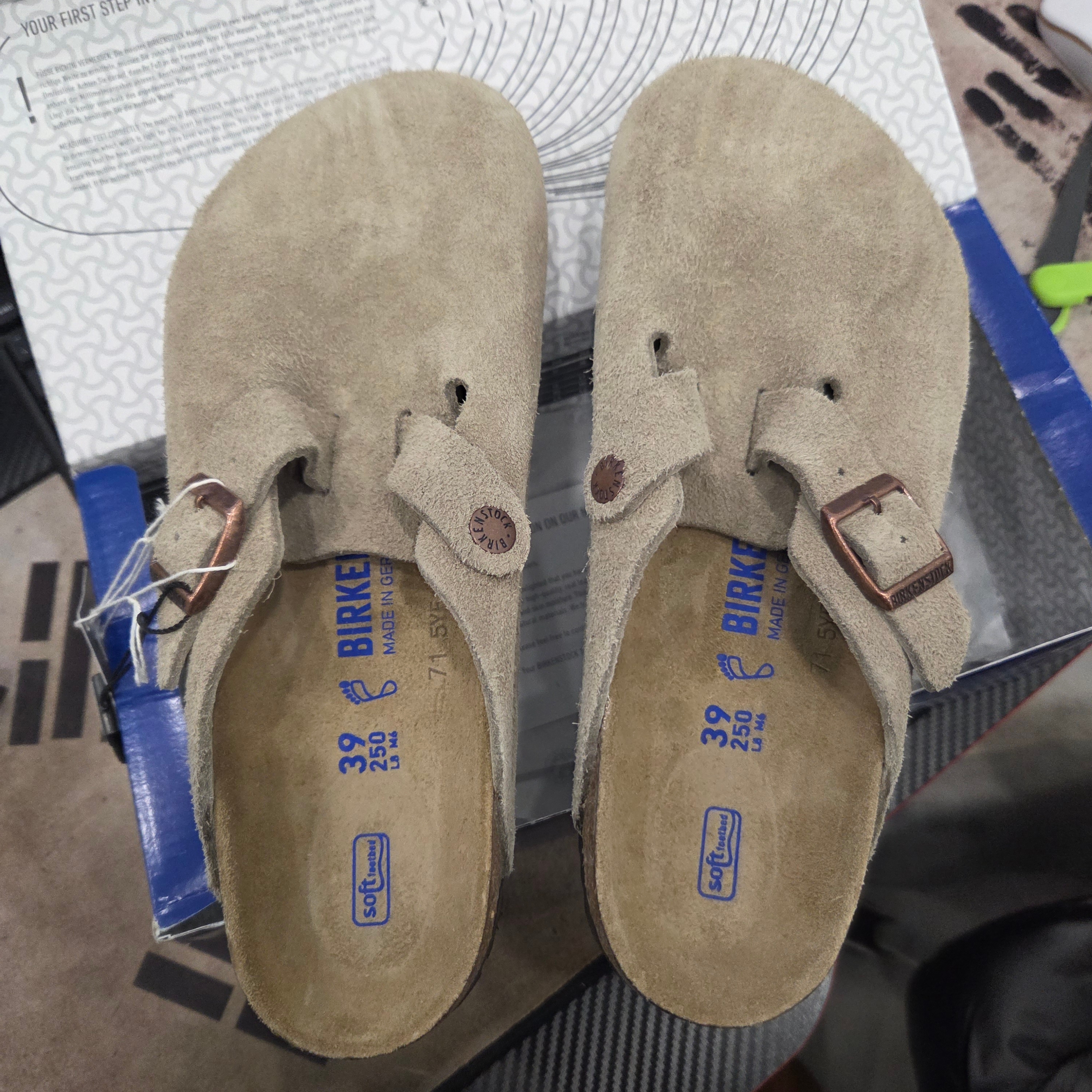 Birkenstock Boston Soft Footbed Taupe - Regular 착용 스타일