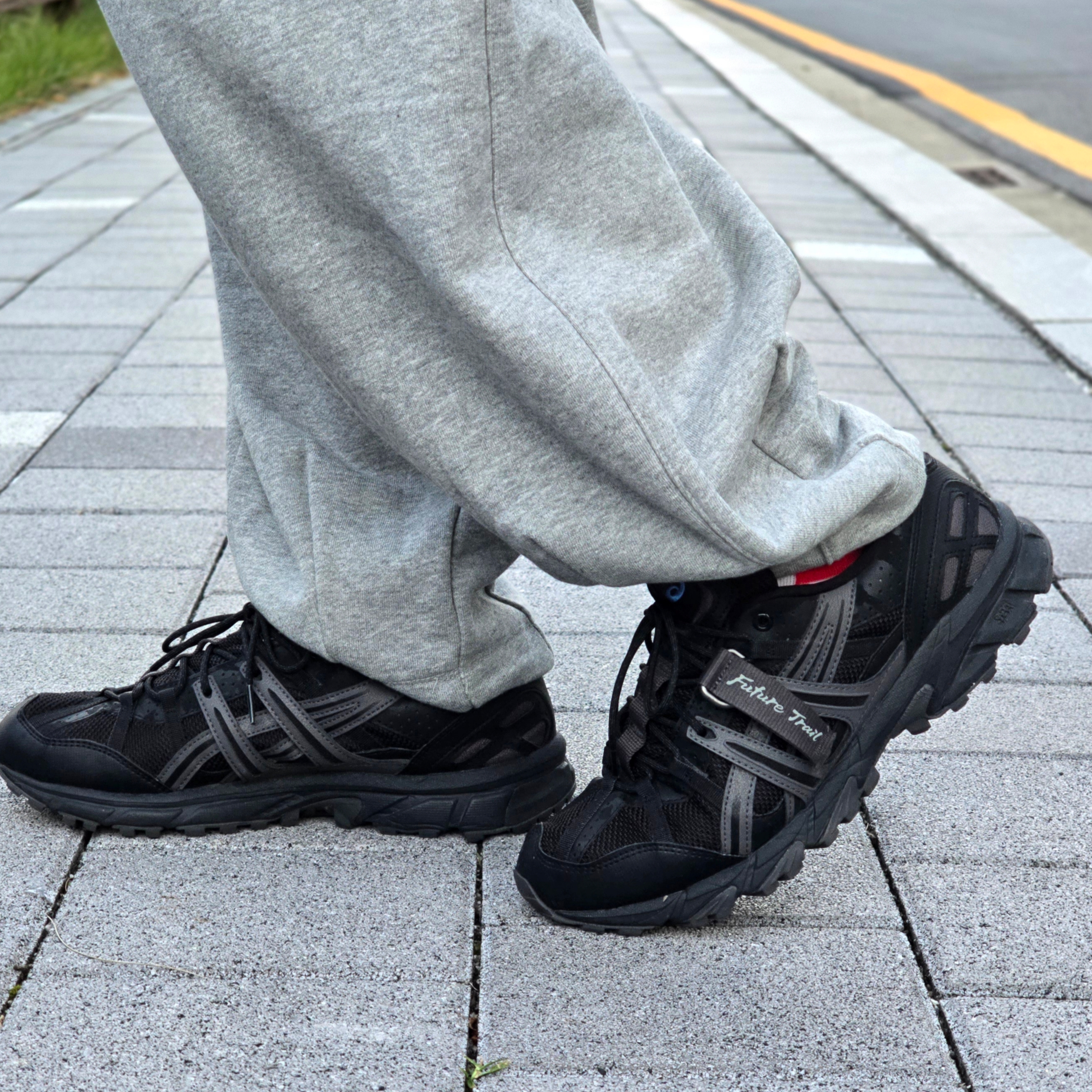 Asics Gel-Sonoma 15-50 Black Obsidian Grey 착용 스타일 - 1
