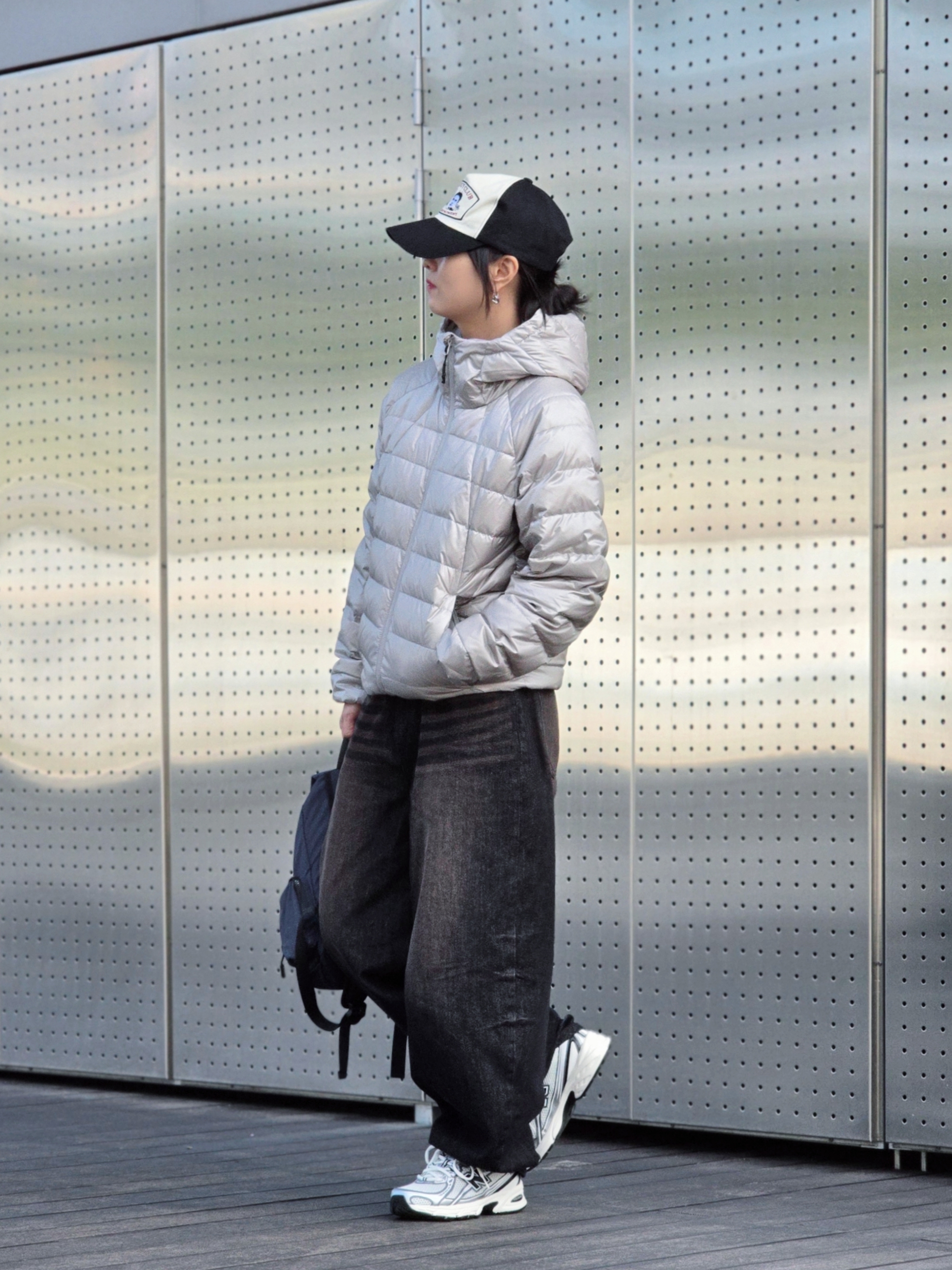 Musinsa Standard Iron Light Down Jacket Light Grey, New Balance 740 Sea Salt Black 착용 스타일