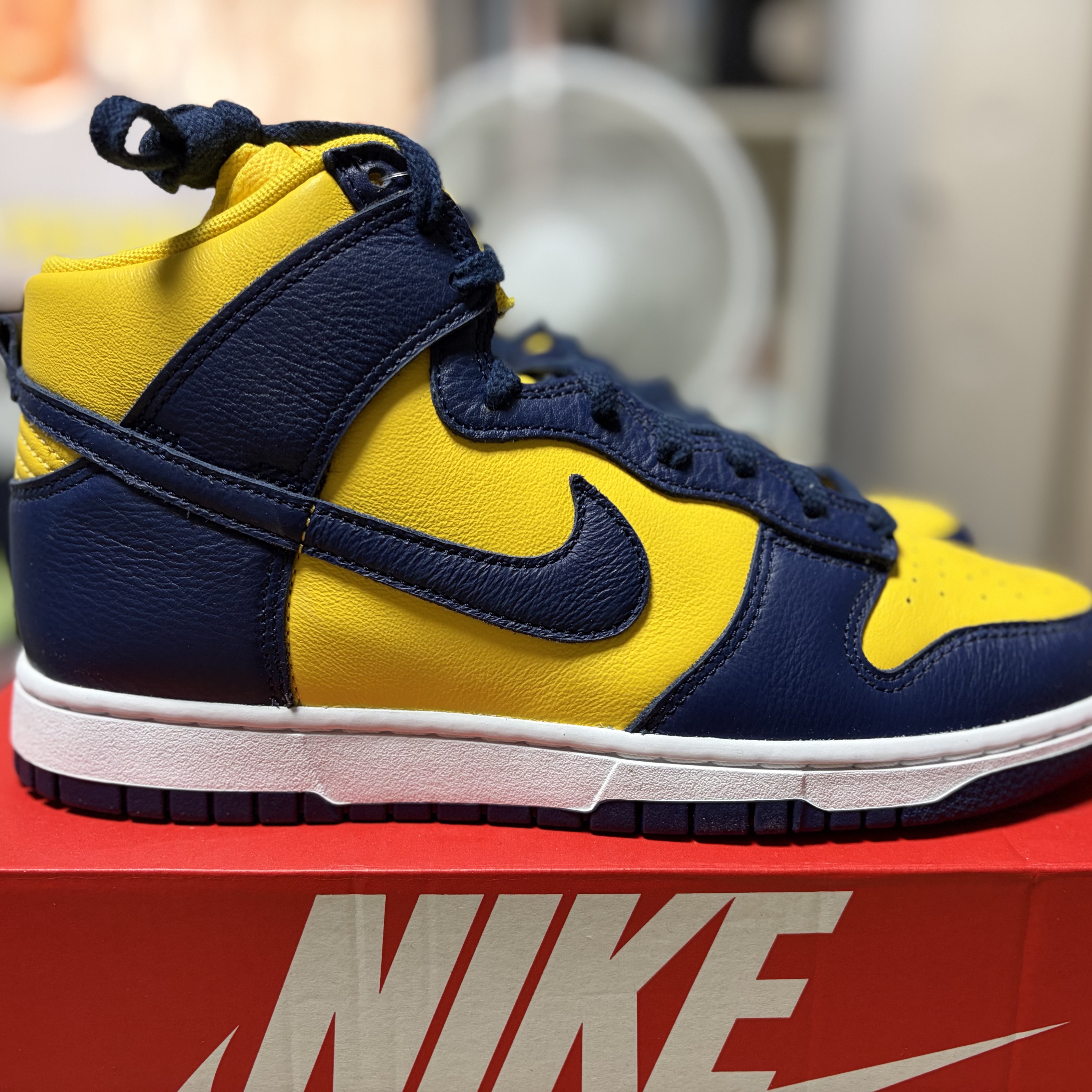 Nike Dunk High Retro SE Varsity Maize White 착용 스타일 - 3