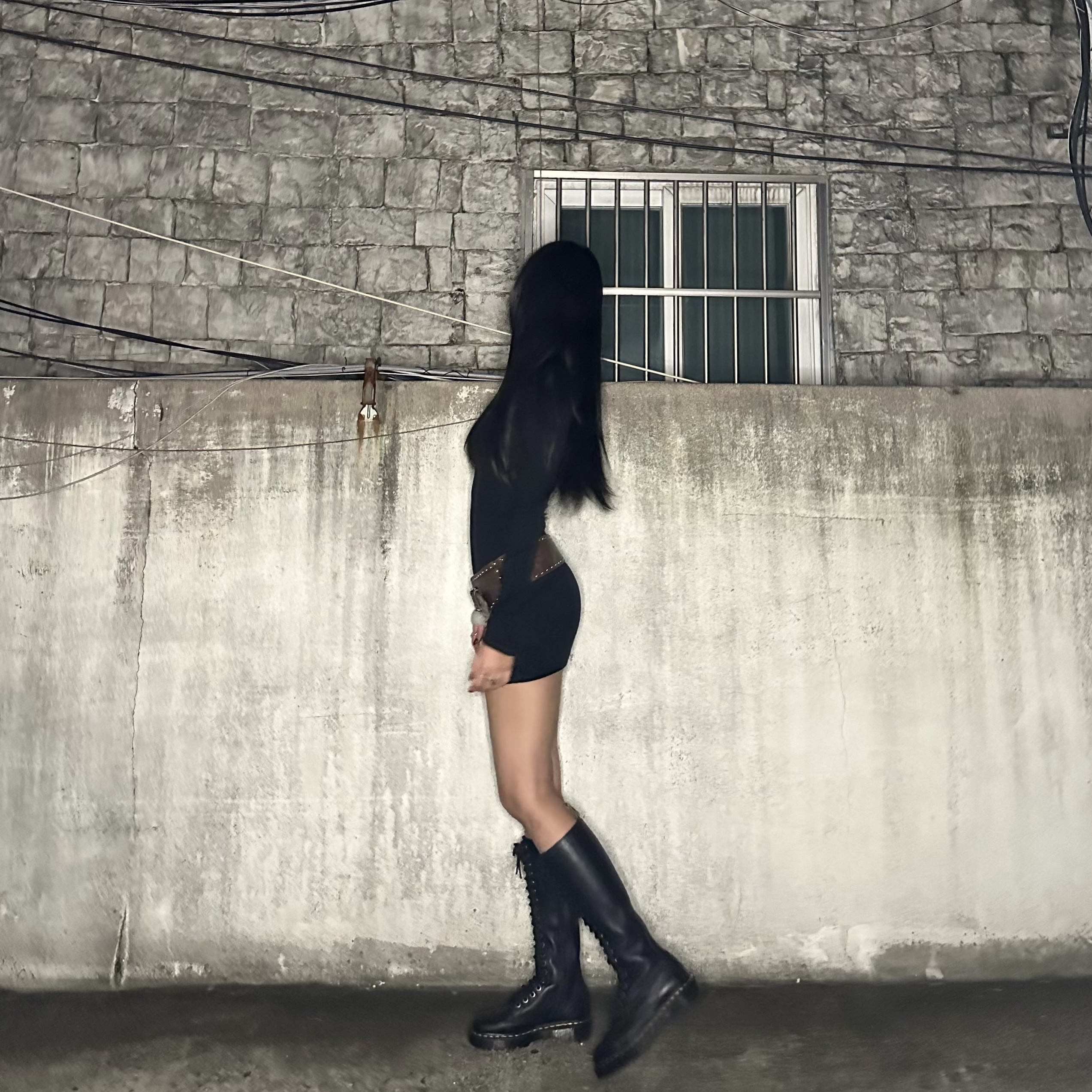 DAUSPICE Turtleneck Mini Dress Black 착용 스타일 - 2