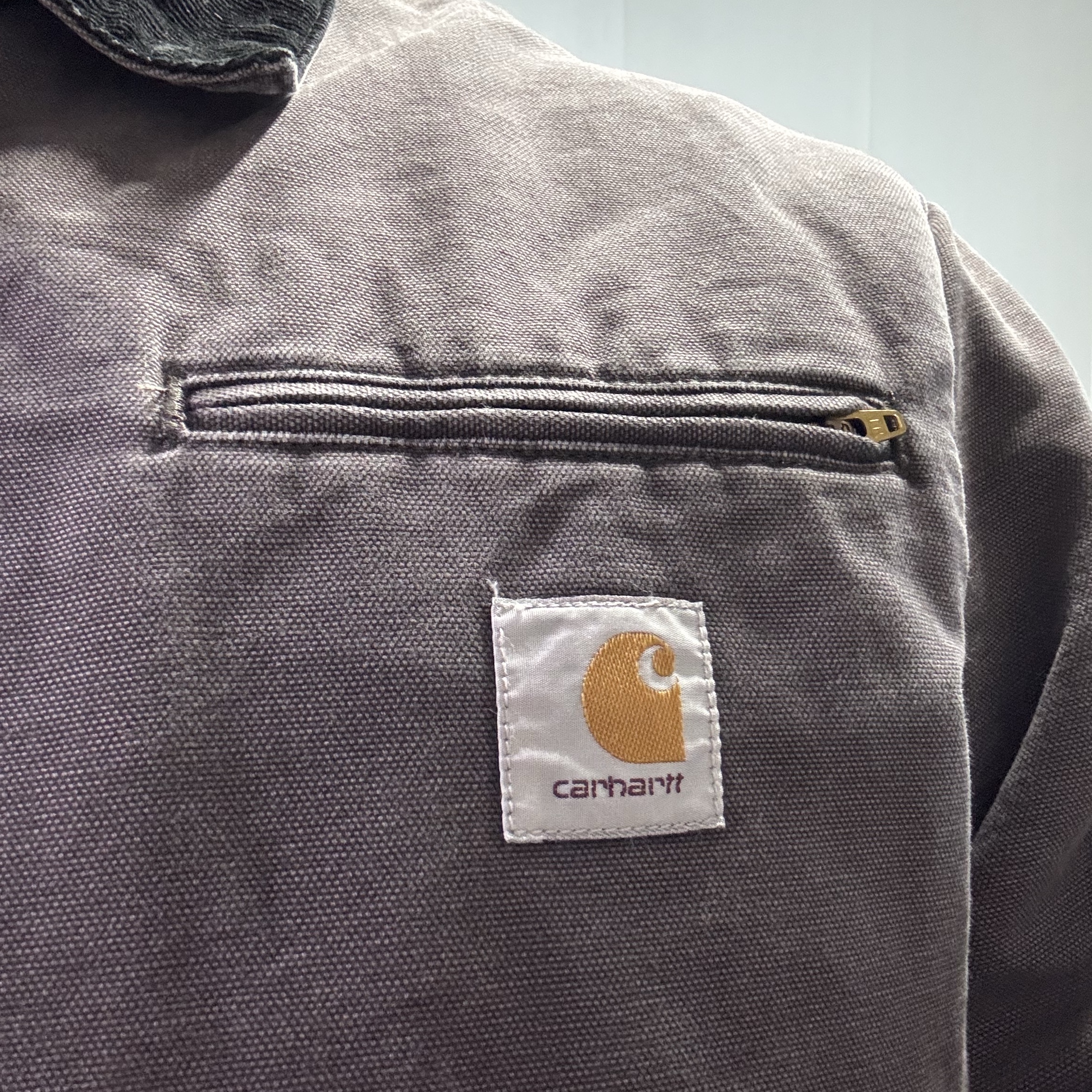 Carhartt WIP OG Detroit Jacket Tobacco Black 착용 스타일