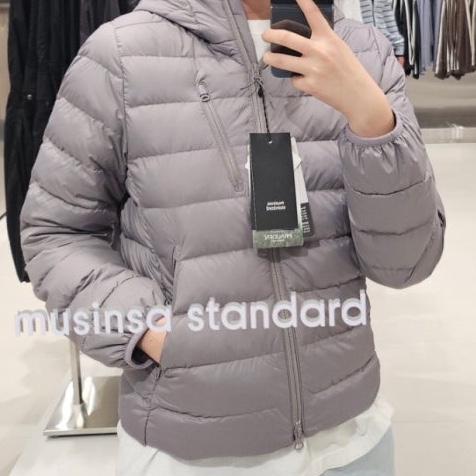 Musinsa Standard City Leisure Sheer Ripstop Hooded Light Down Jacket Cloudy Blue 착용 스타일