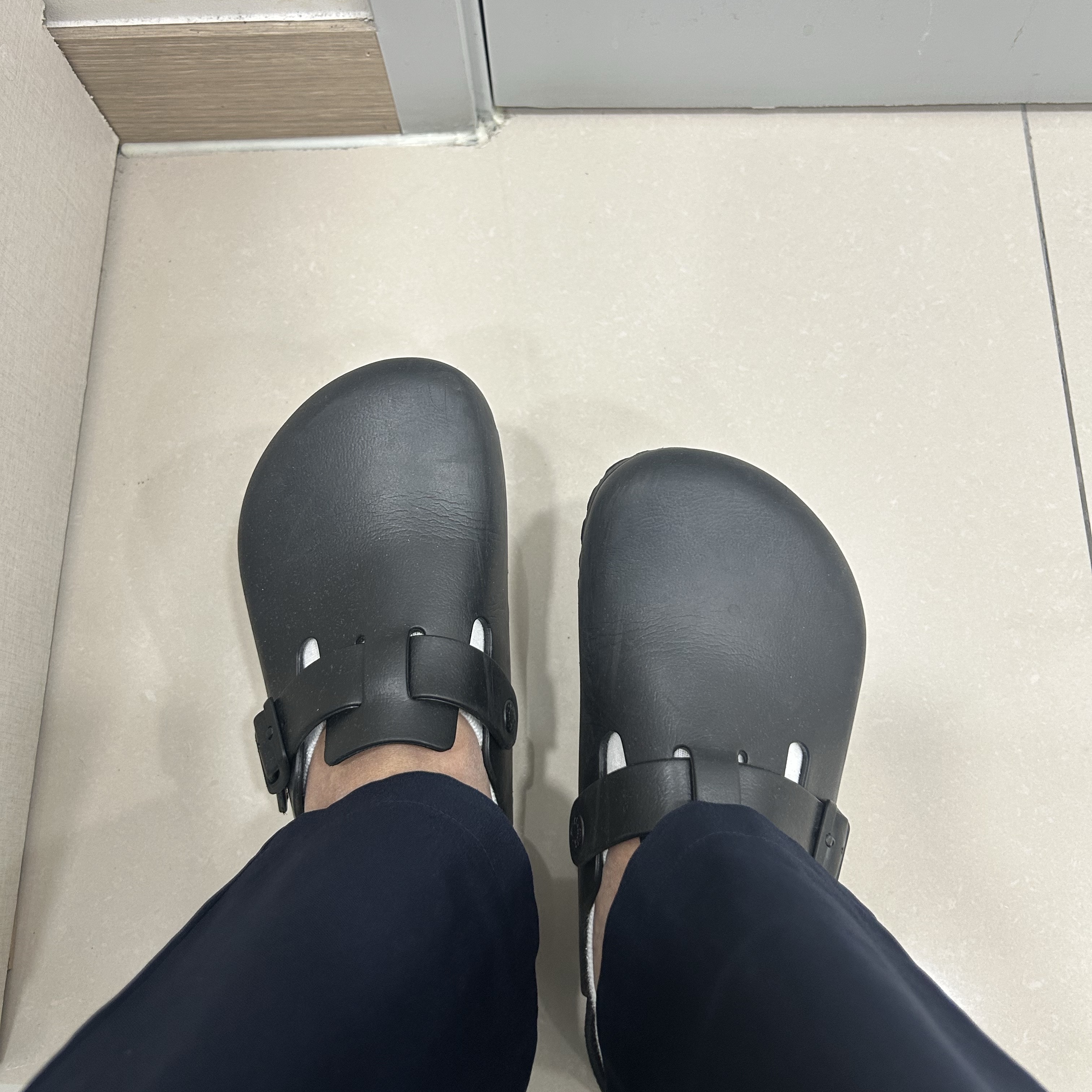 Birkenstock Boston Essentials Eva Black - Regular 착용 스타일
