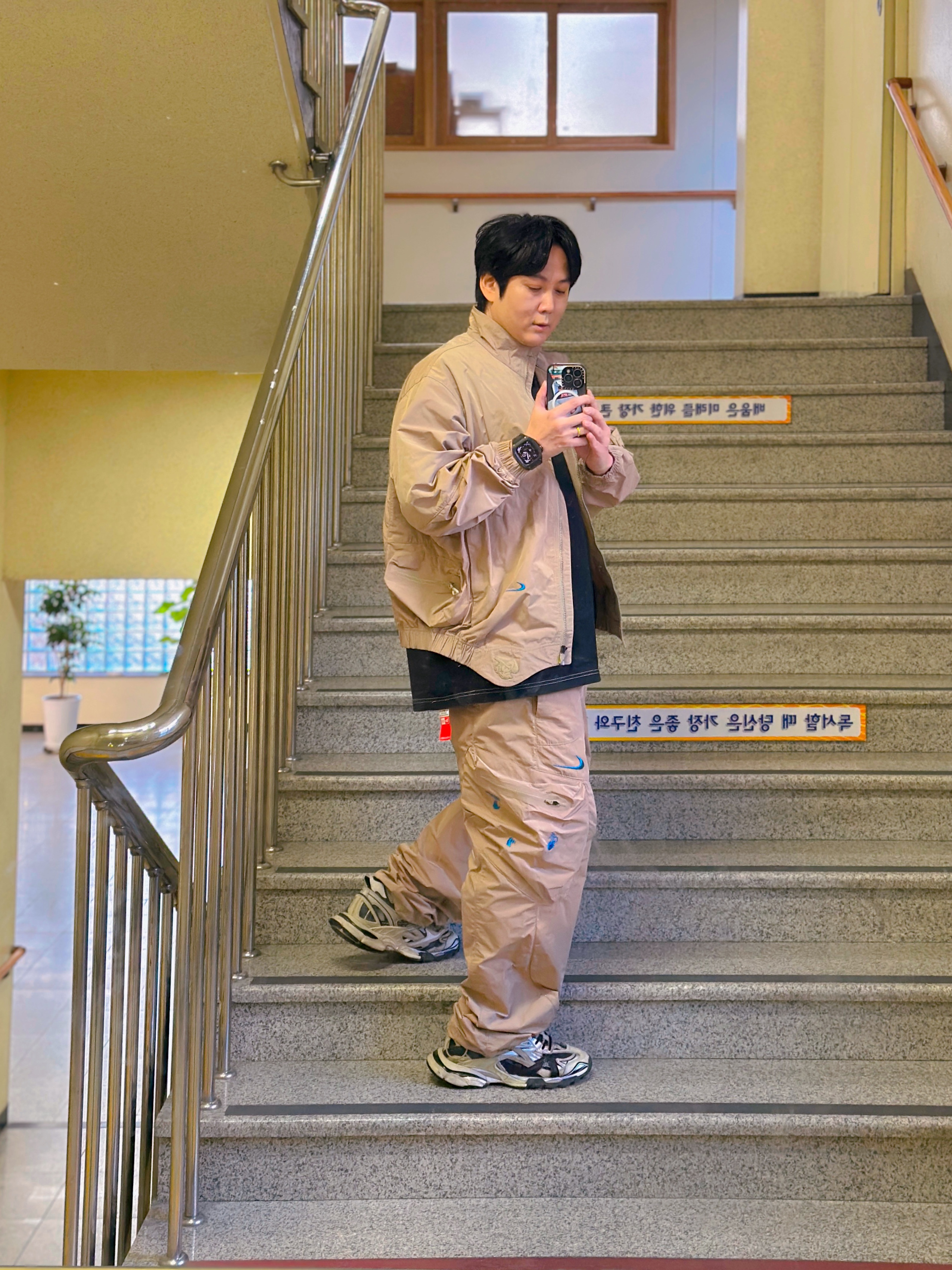 Nike x Off-White NRG Track Suit Khaki - Asia 착용 스타일 - 1