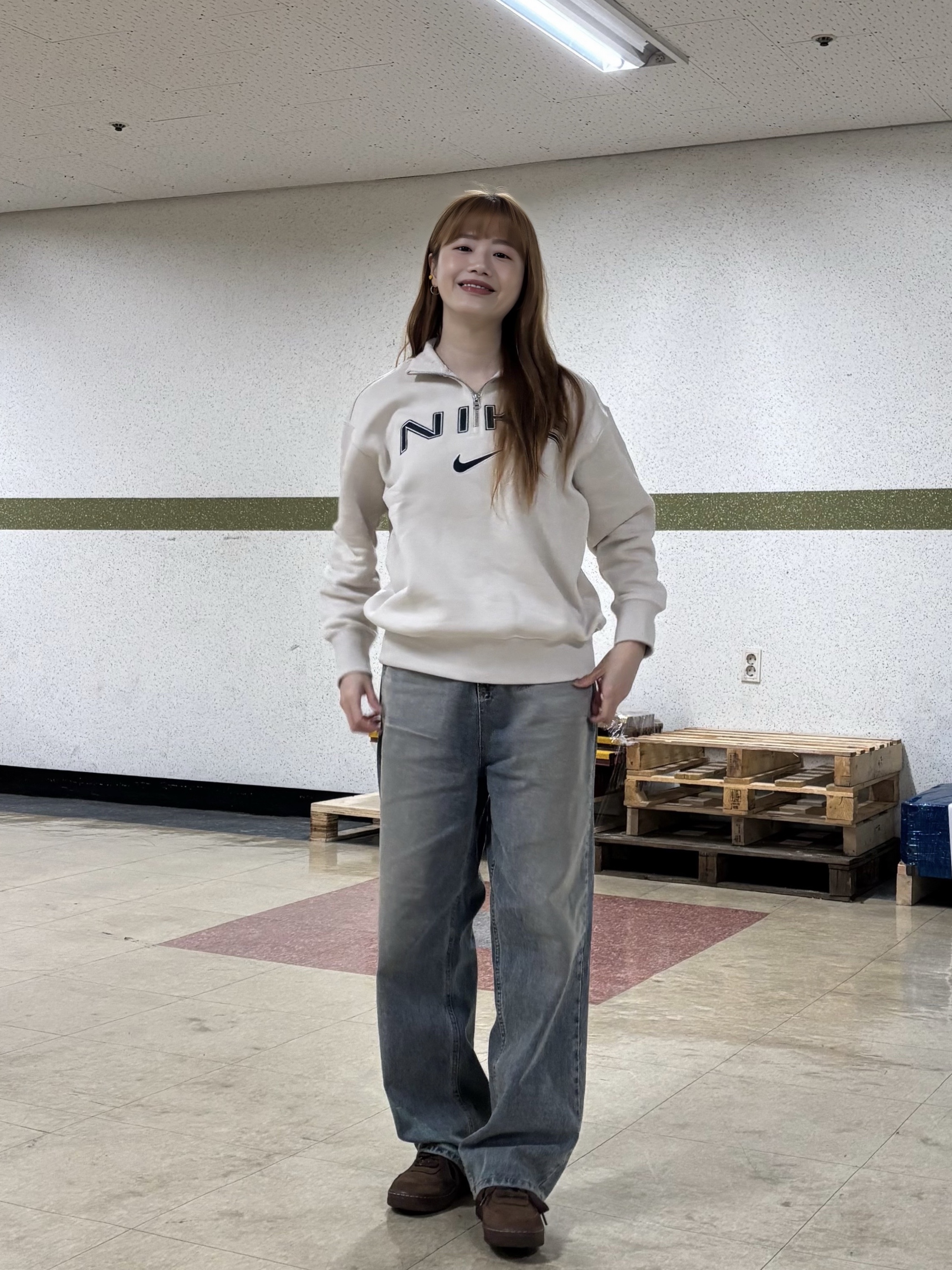 (W) Nike NSW Phoenix Fleece Oversized Quarter Zip Sweatshirt Red Sepia Platinum Violet - Asia, (W) Nike Air Force 1 '07 Cacao Wow 착용 스타일 - 3