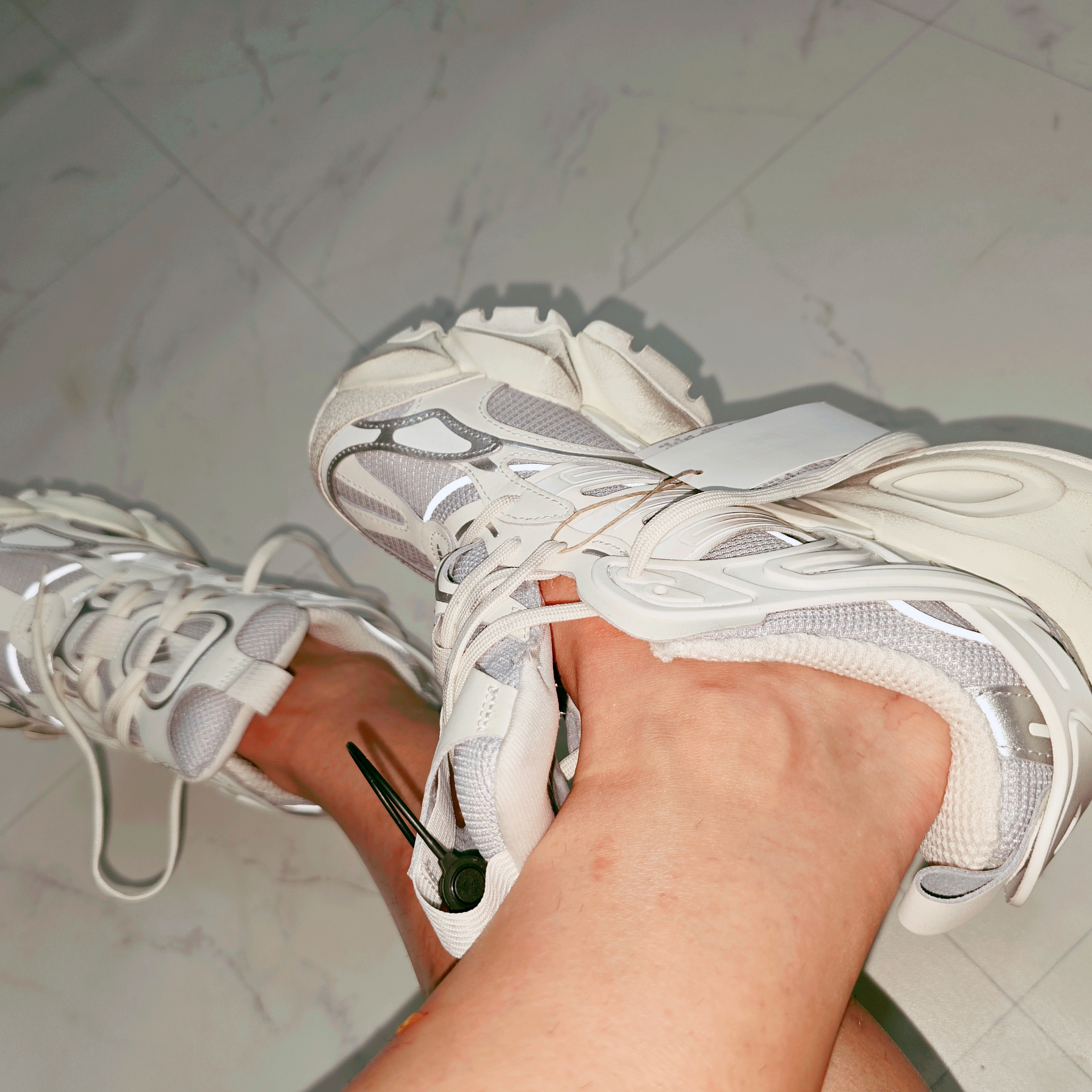 Adidas Vento XLG Deluxe Sneakers Core White Silver Metallic 착용 스타일 - 4