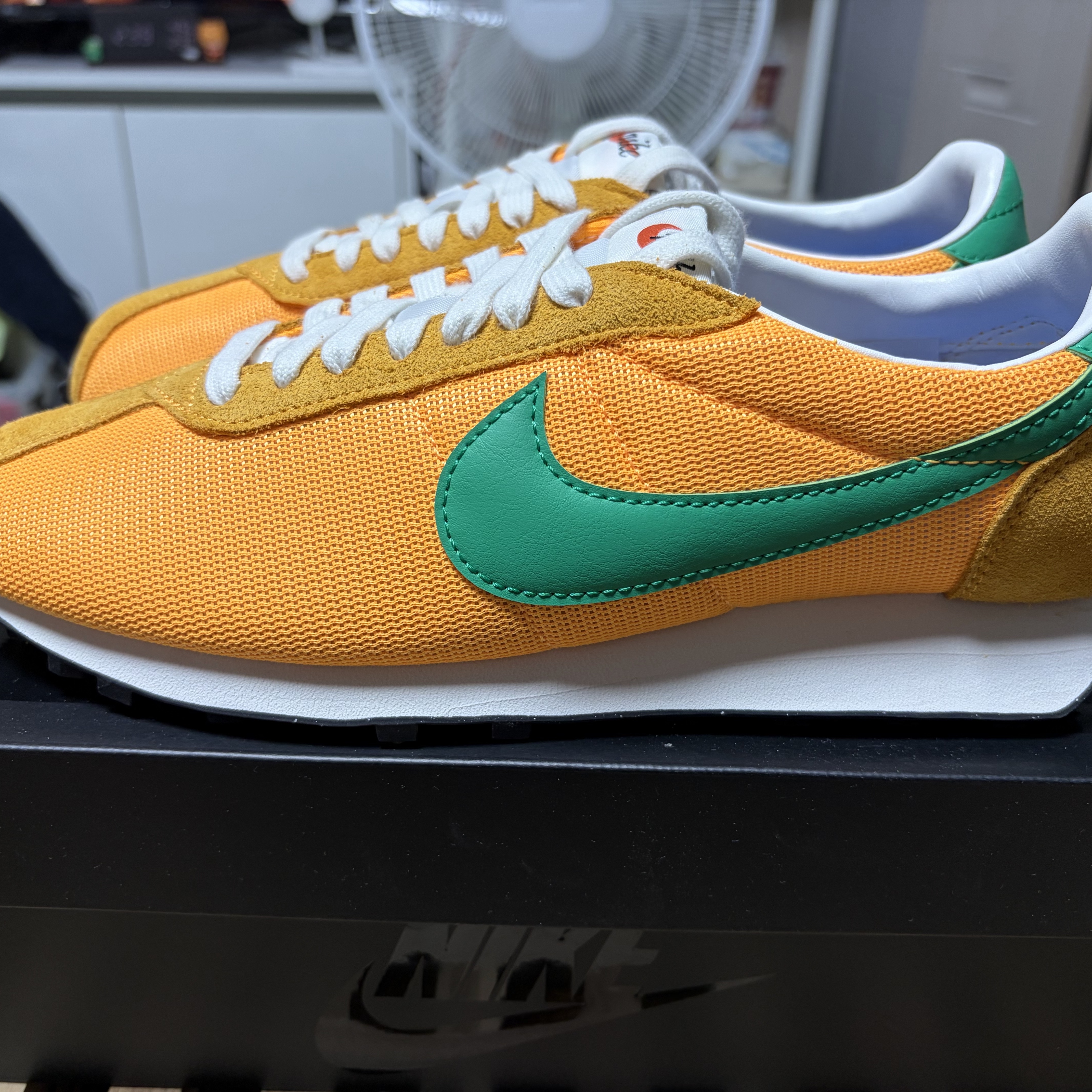 Nike LD-1000 Laser Orange Sundial 착용 스타일 - 1