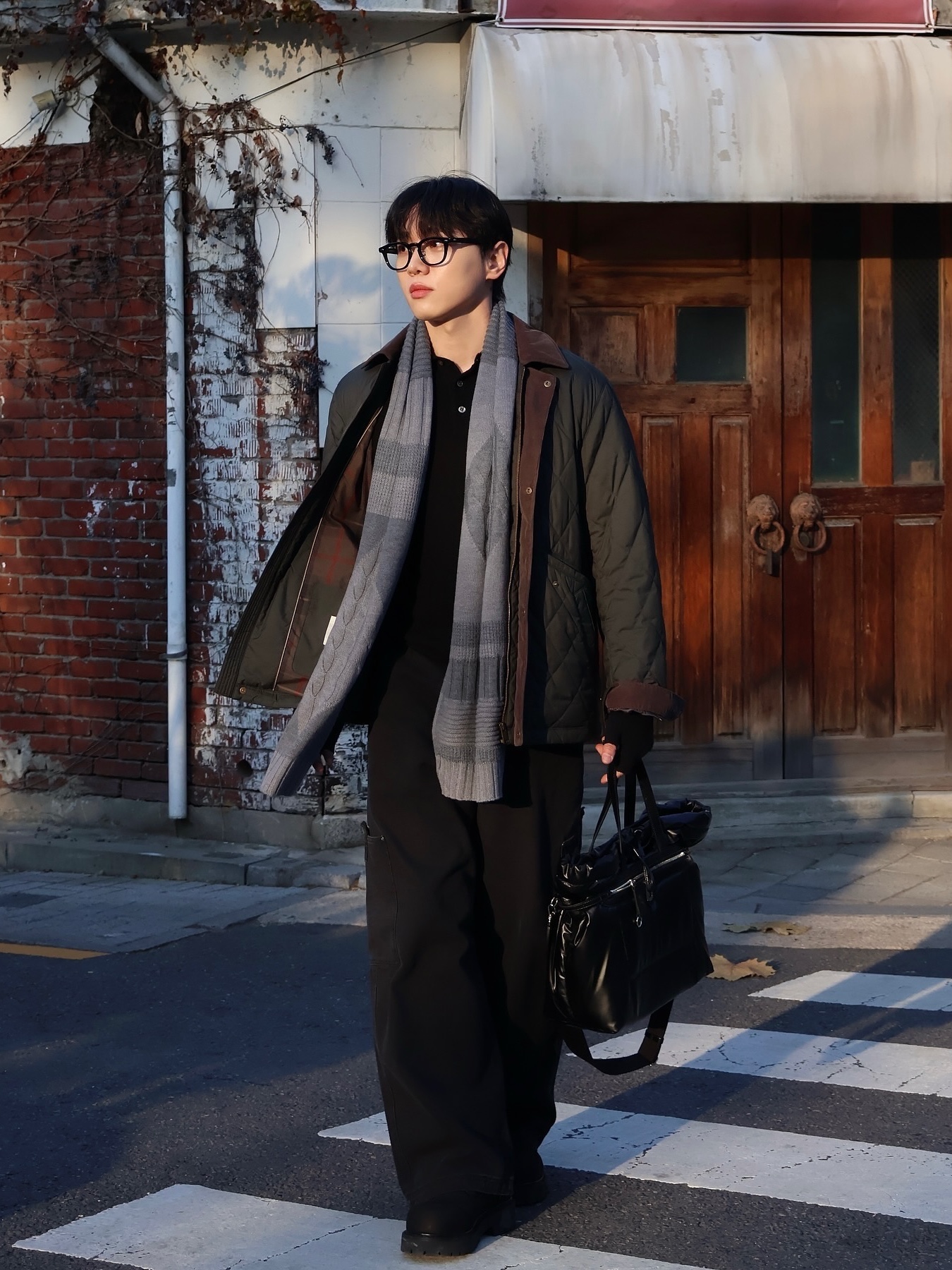 lash Clift-f Black 앤 실버 착용 스타일 - 3