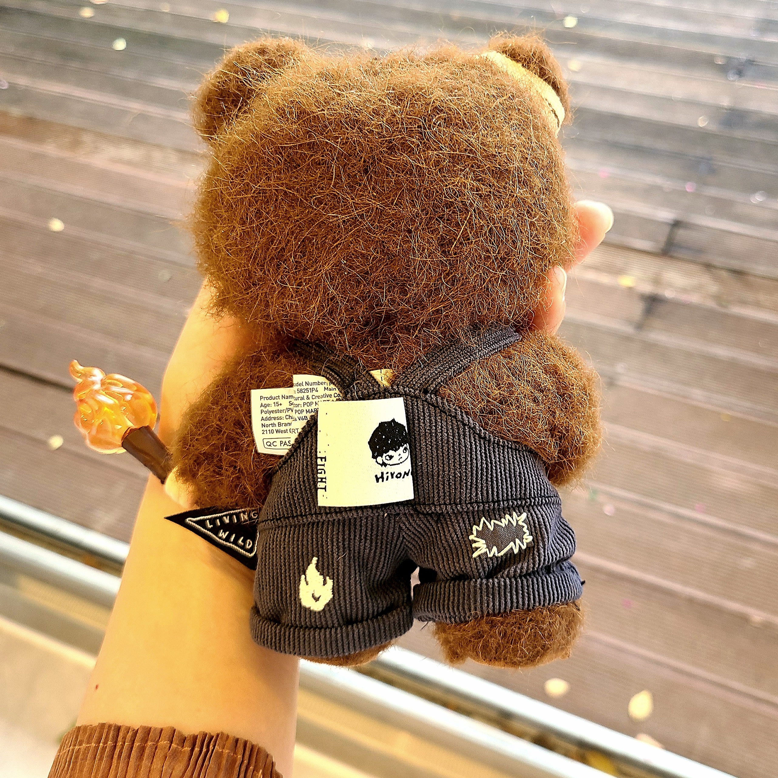 Pop Mart Hirono Living Wild-Fight For Joy Plush Doll 착용 스타일 - 2