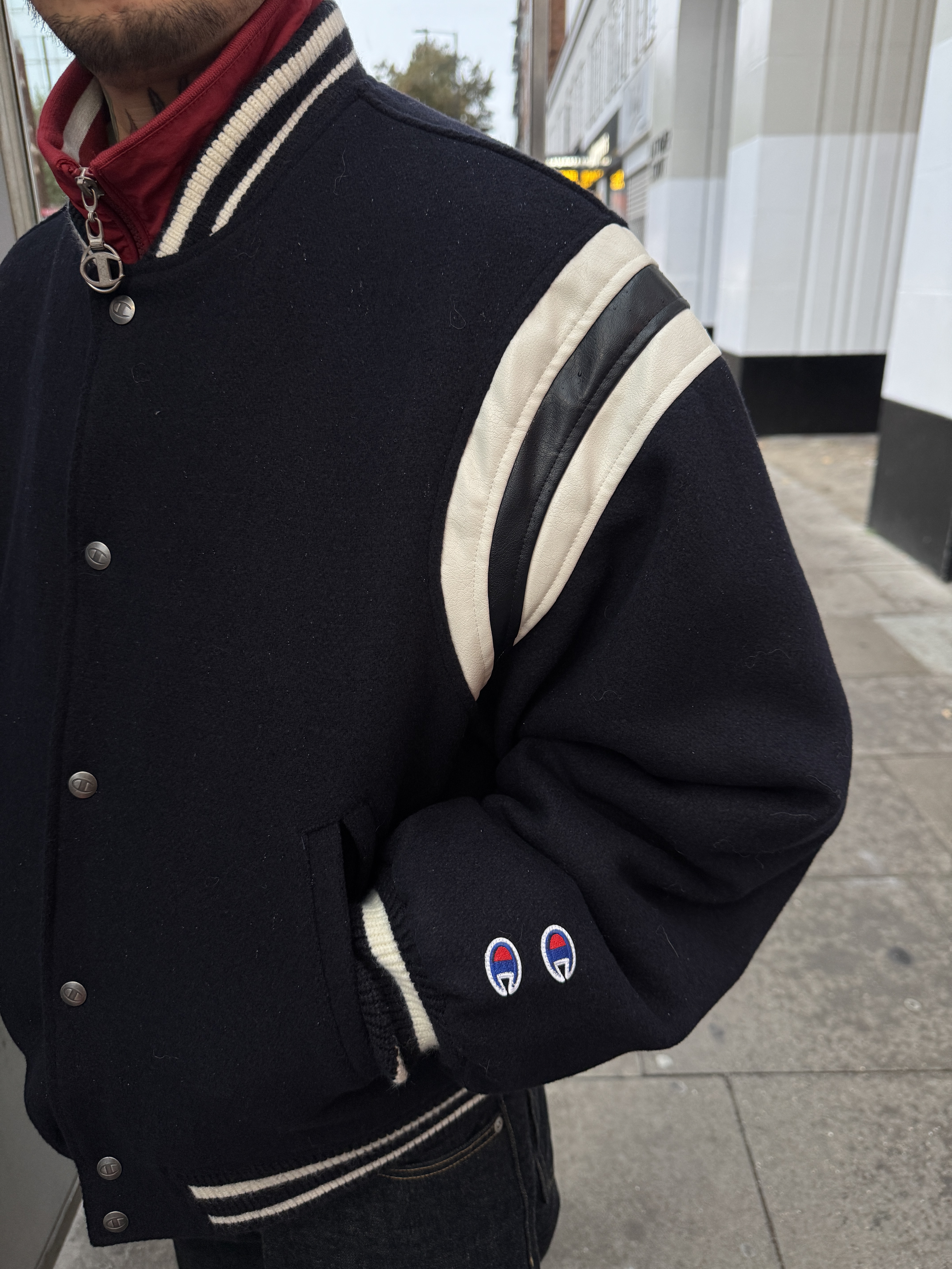 Zara x Champion Padded Bomber Jacket Navy Blue, (W) New Balance x Miu Miu 530 Suede Mesh Sneakers Ecru 착용 스타일 - 4