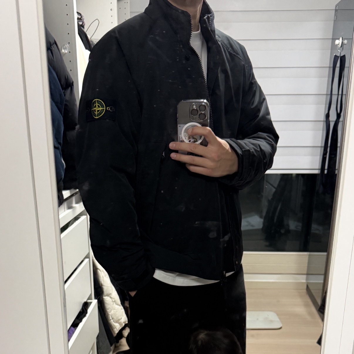 Stone Island 41926 Micro Twill Pure Insulation Technology Primaloft Jacket Black - 23FW 착용 스타일