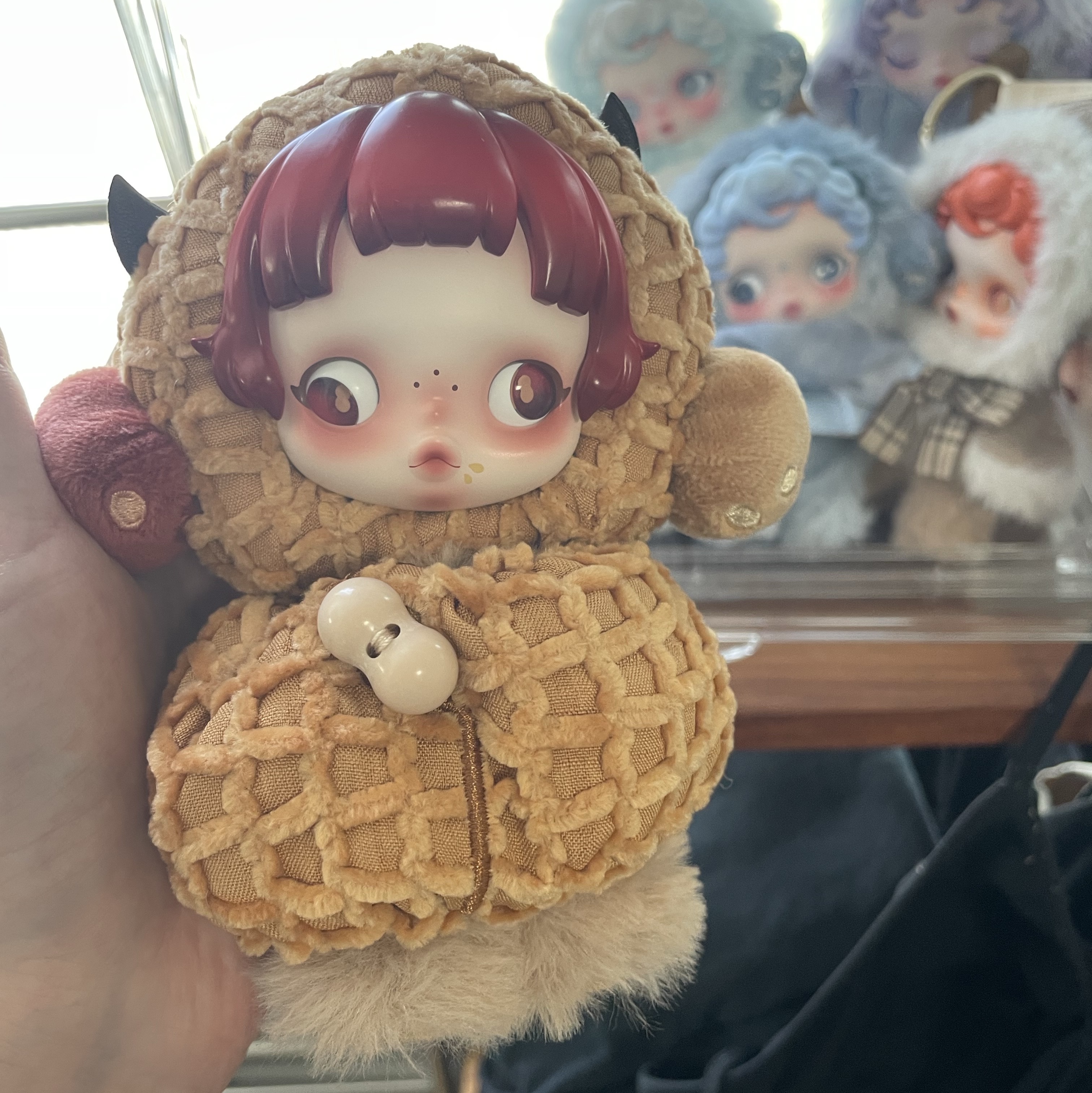 Pop Mart Skullpanda You Found Me ! Series Plush Doll Pendant Sealed Case (1 Blind Box) 착용 스타일