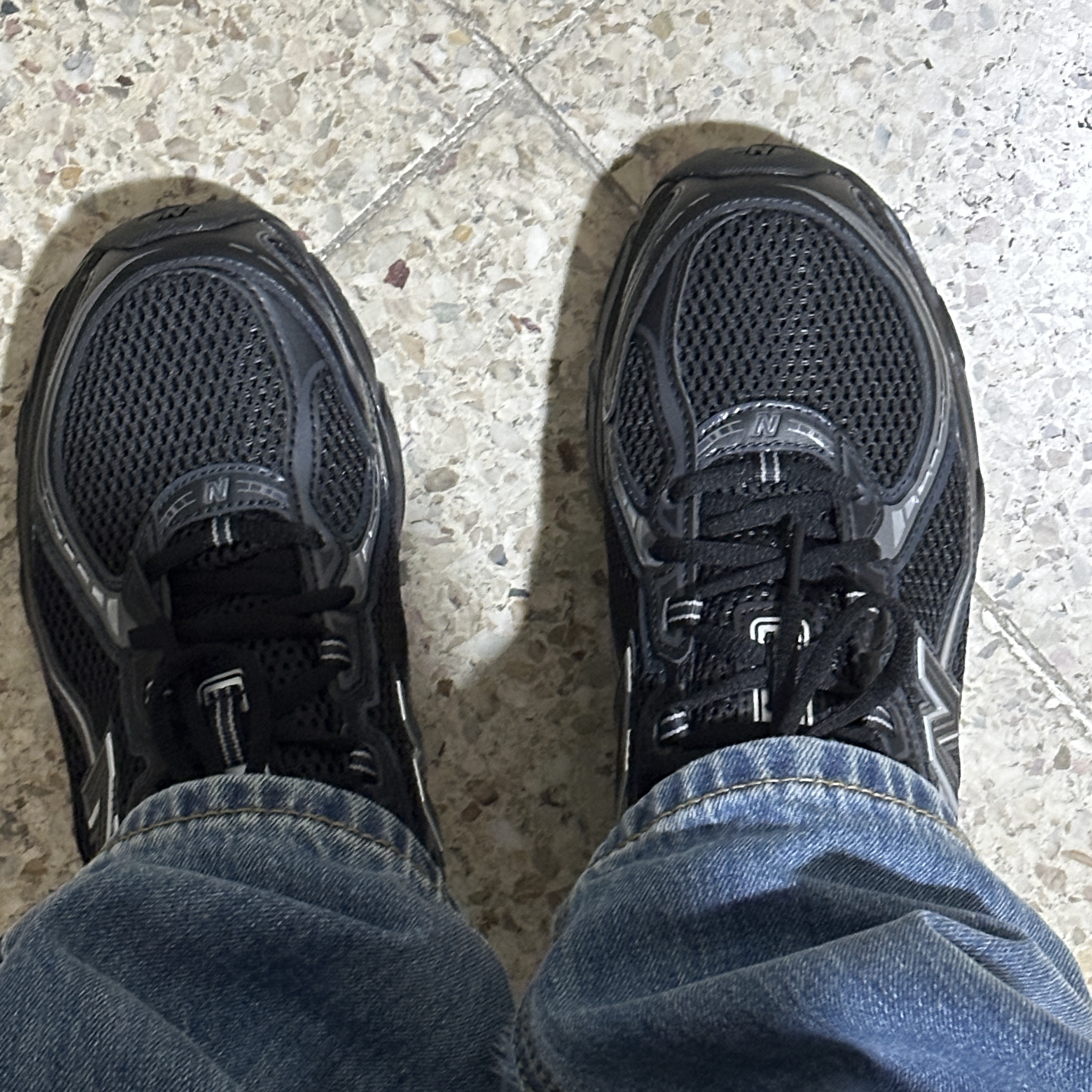 New Balance 740v2 Black Silver Metallic 착용 스타일 - 1
