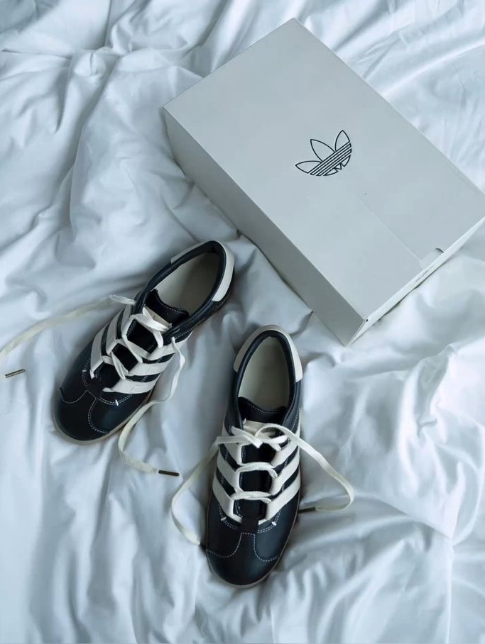 Adidas x Foot Industry Gazelle Core Black Cream White 착용 스타일