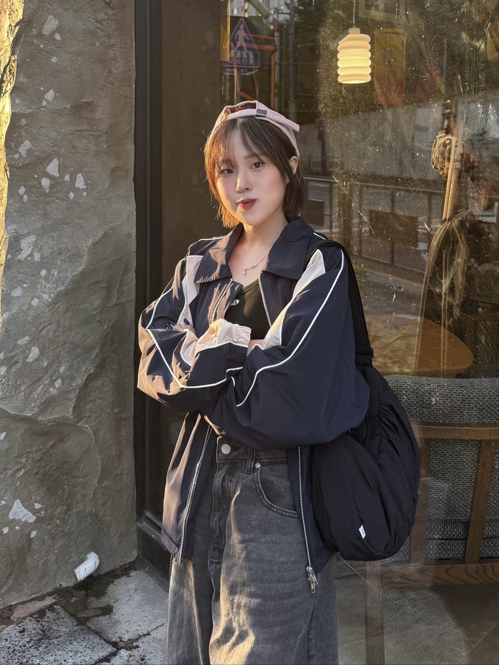 SLOW RECORD HOUSE Piping Line Windbreaker Navy 착용 스타일 - 4