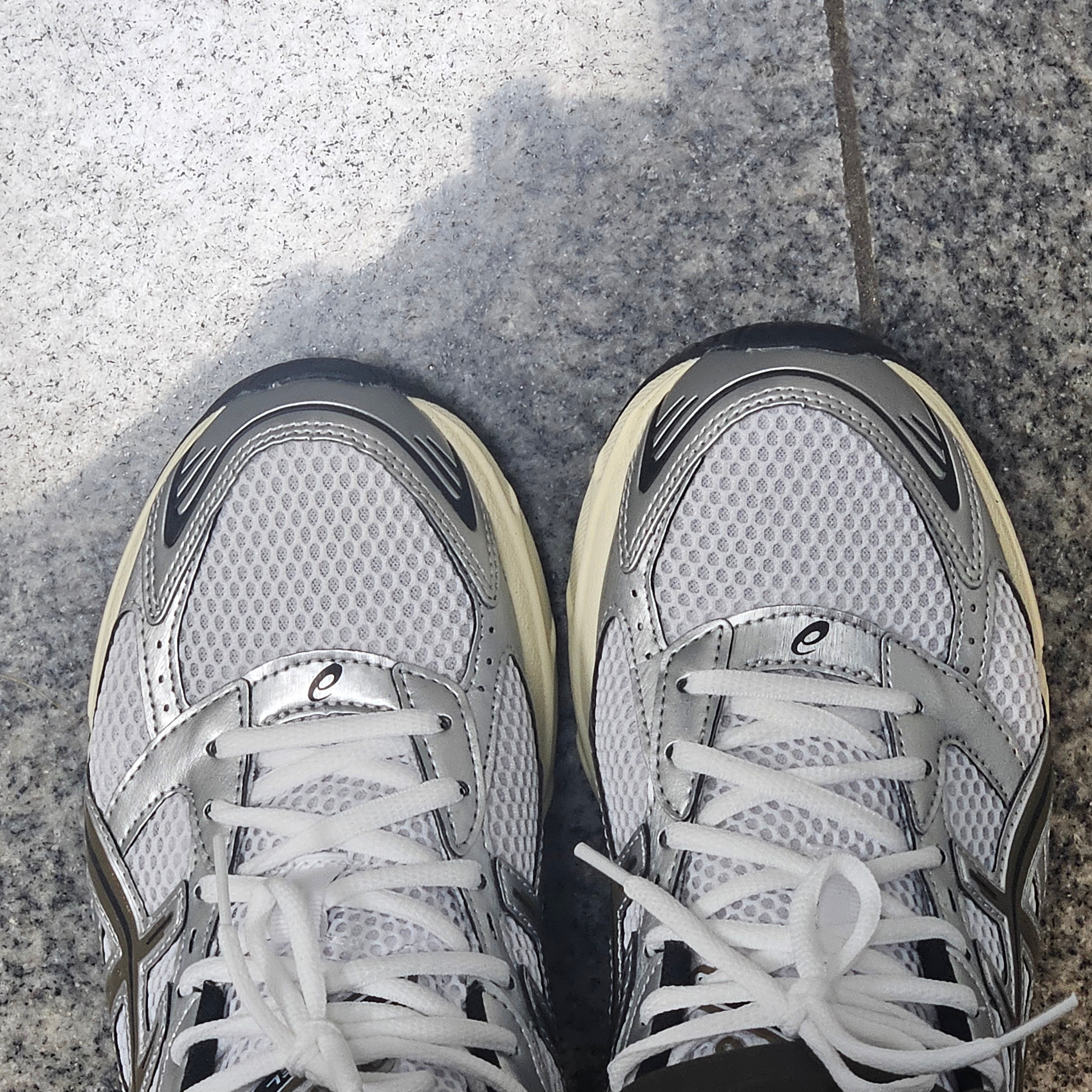 Asics Gel-1130 White Clay Canyon 착용 스타일