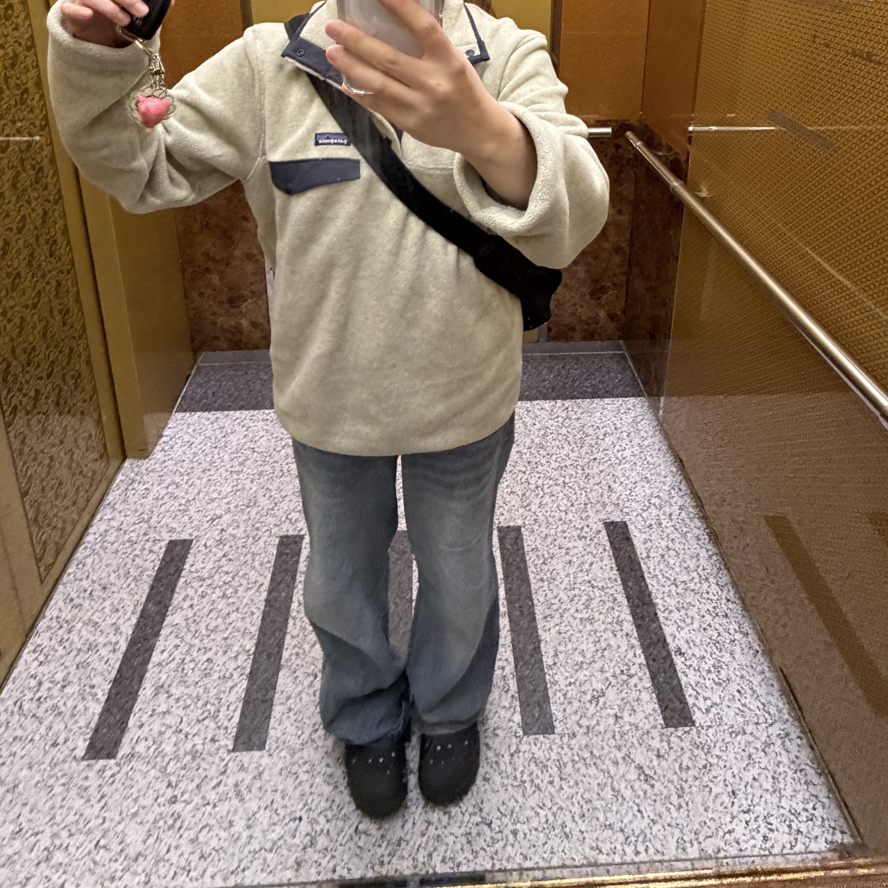 Patagonia Lightweight Synchilla Snap-T Fleece Pullover Oatmeal Heather/Smolder Blue/New Navy 착용 스타일