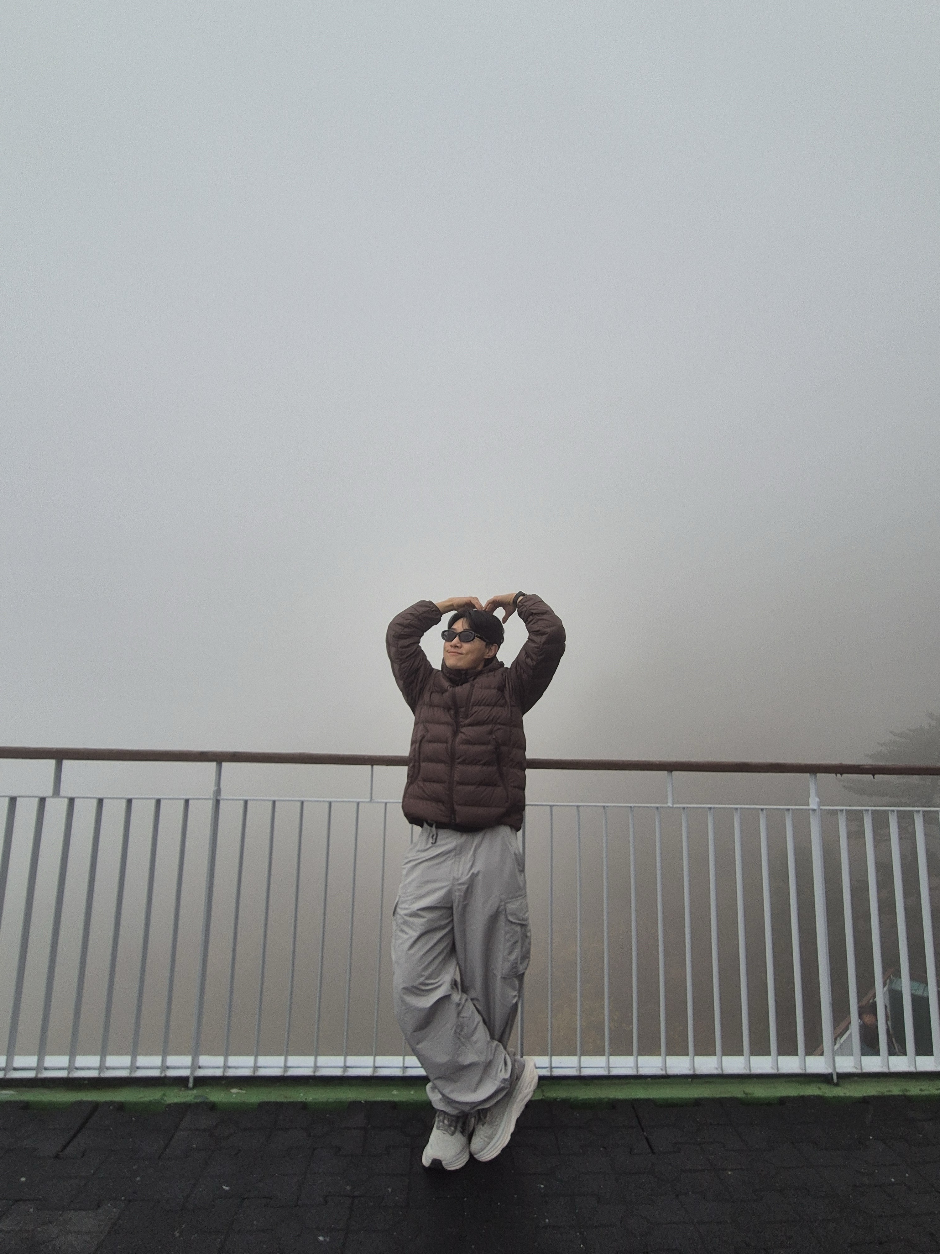 Musinsa Standard City Leisure Sheer Ripstop Hooded Light Down Jacket Brown, Hoka Bondi 8 Shark Grey - Wide 착용 스타일 - 1