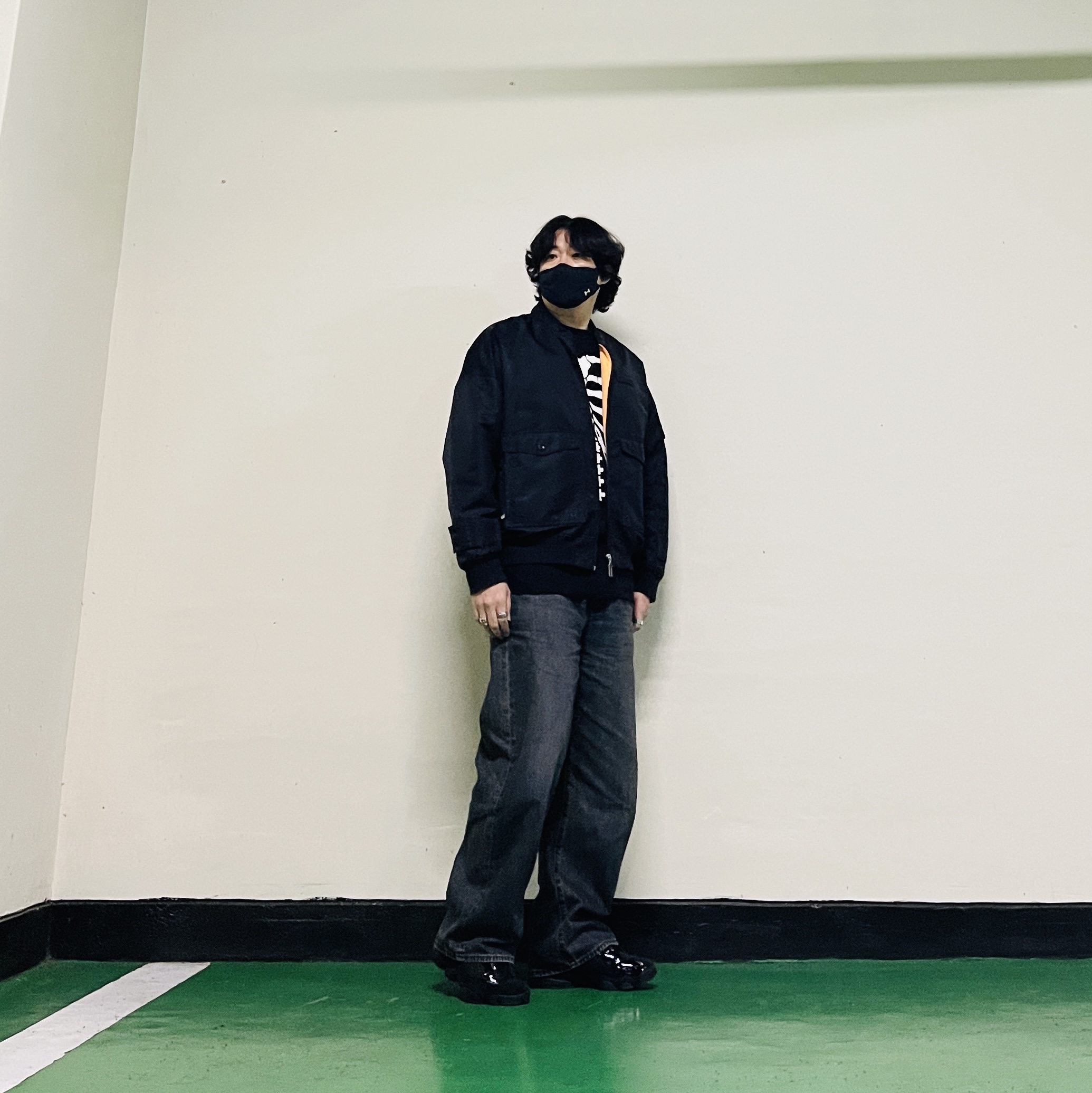 Supreme Hanes Bones Thermal Crew Black (1 Pack), Jordan 13 Retro Cap and Gown 착용 스타일 - 1