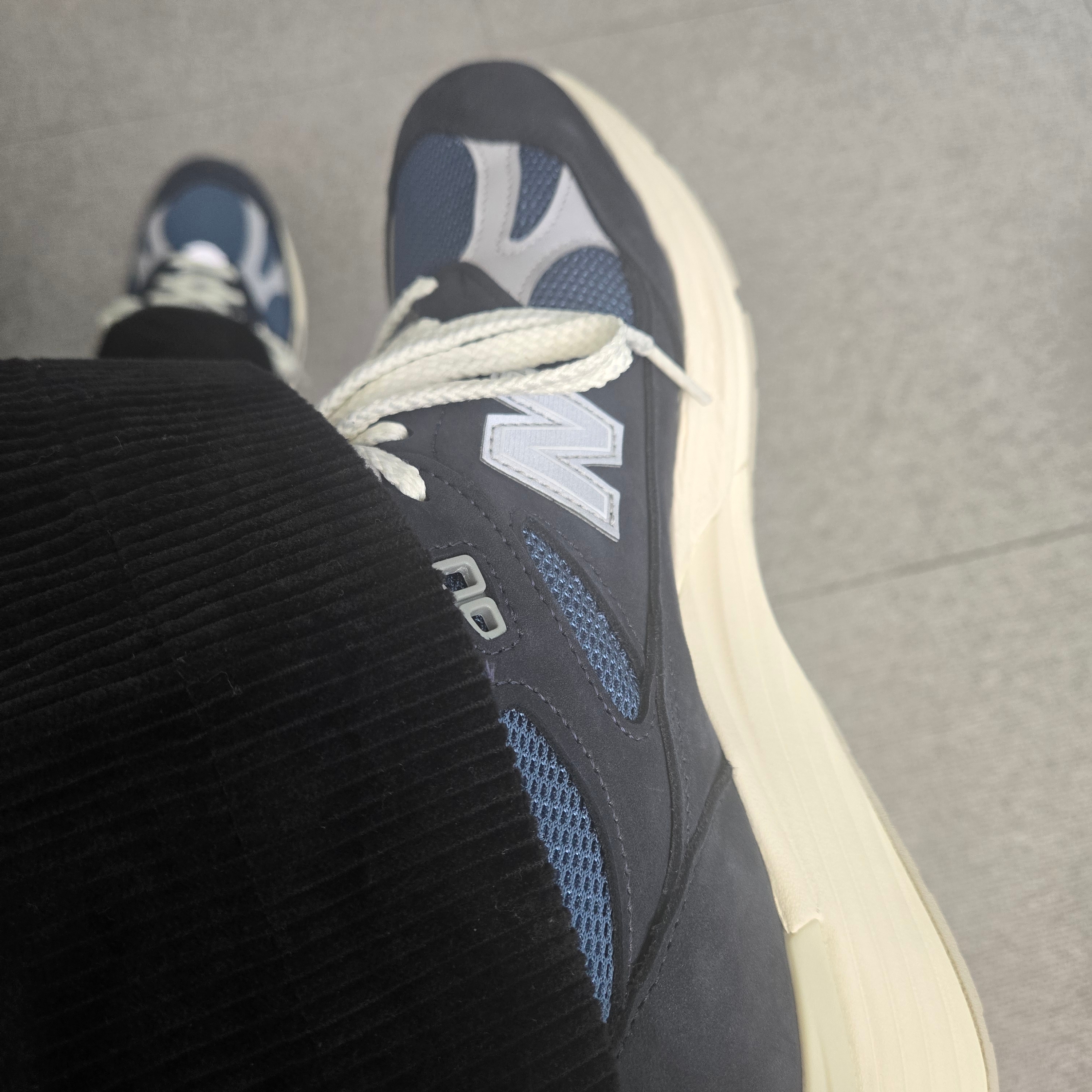 New Balance 991v2 Made in UK Total Eclipse Indian Teal 착용 스타일 - 1