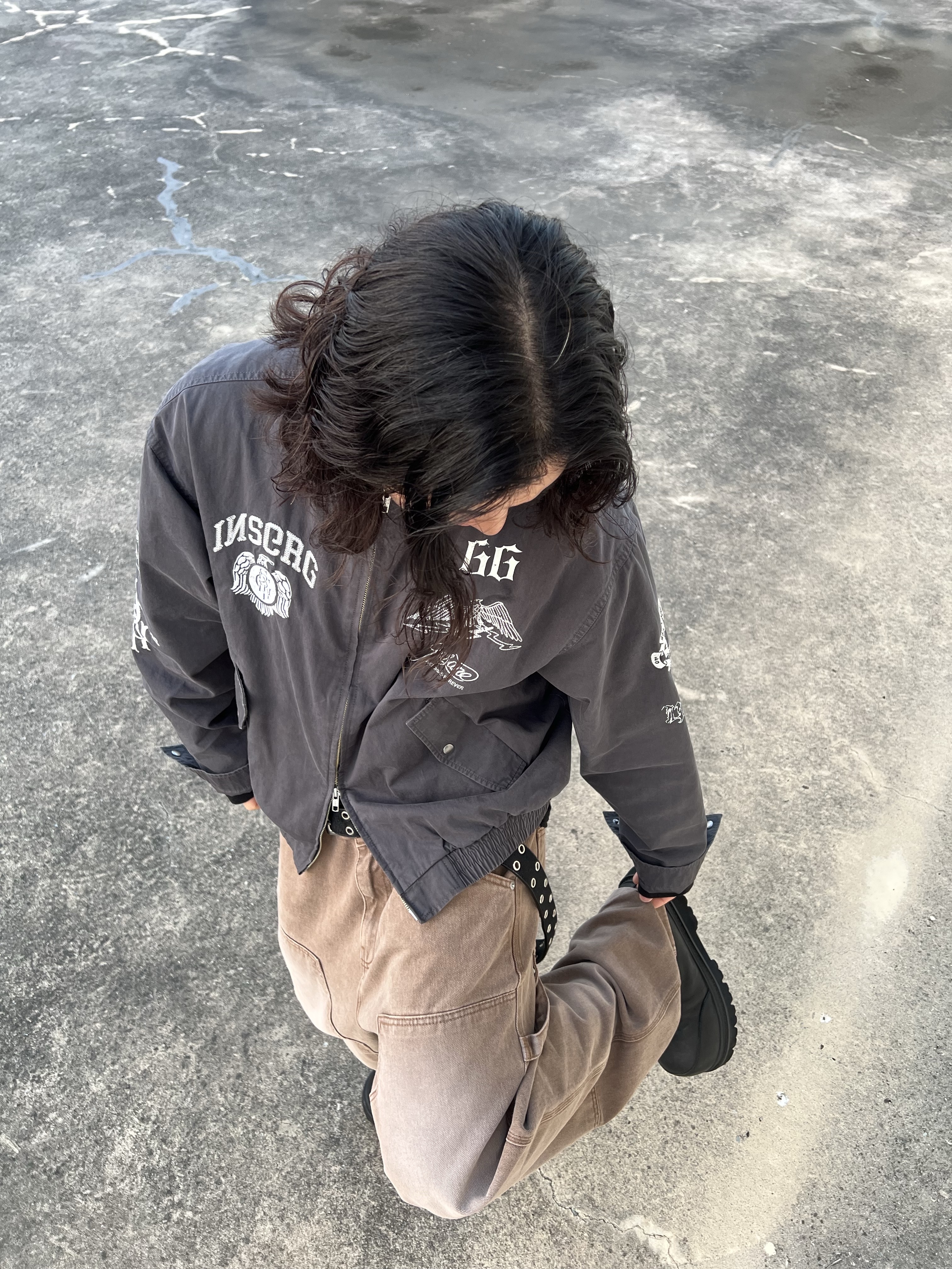 Kamien x MJD Double Hole Belt Black Shearling Calfskin, INSANE GARAGE Insane Harrington Jacket_Charcoal 착용 스타일 - 1