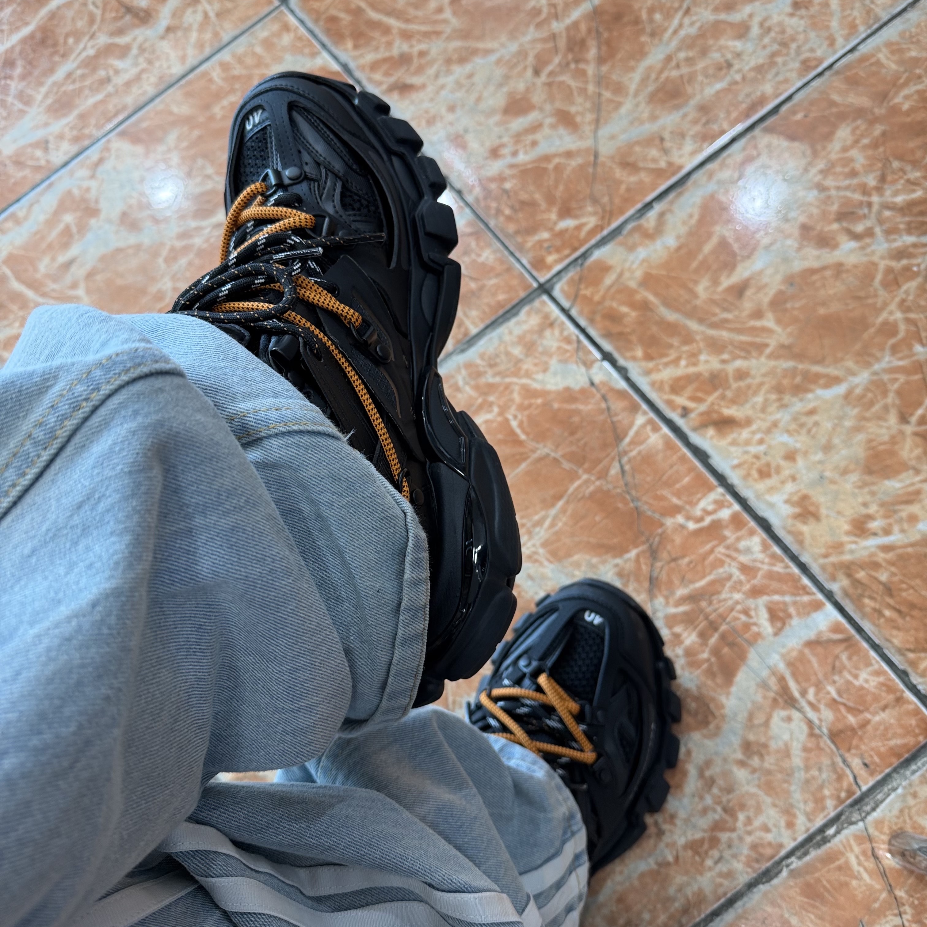 Balenciaga Track Trail Lace Sneakers Black Orange 착용 스타일