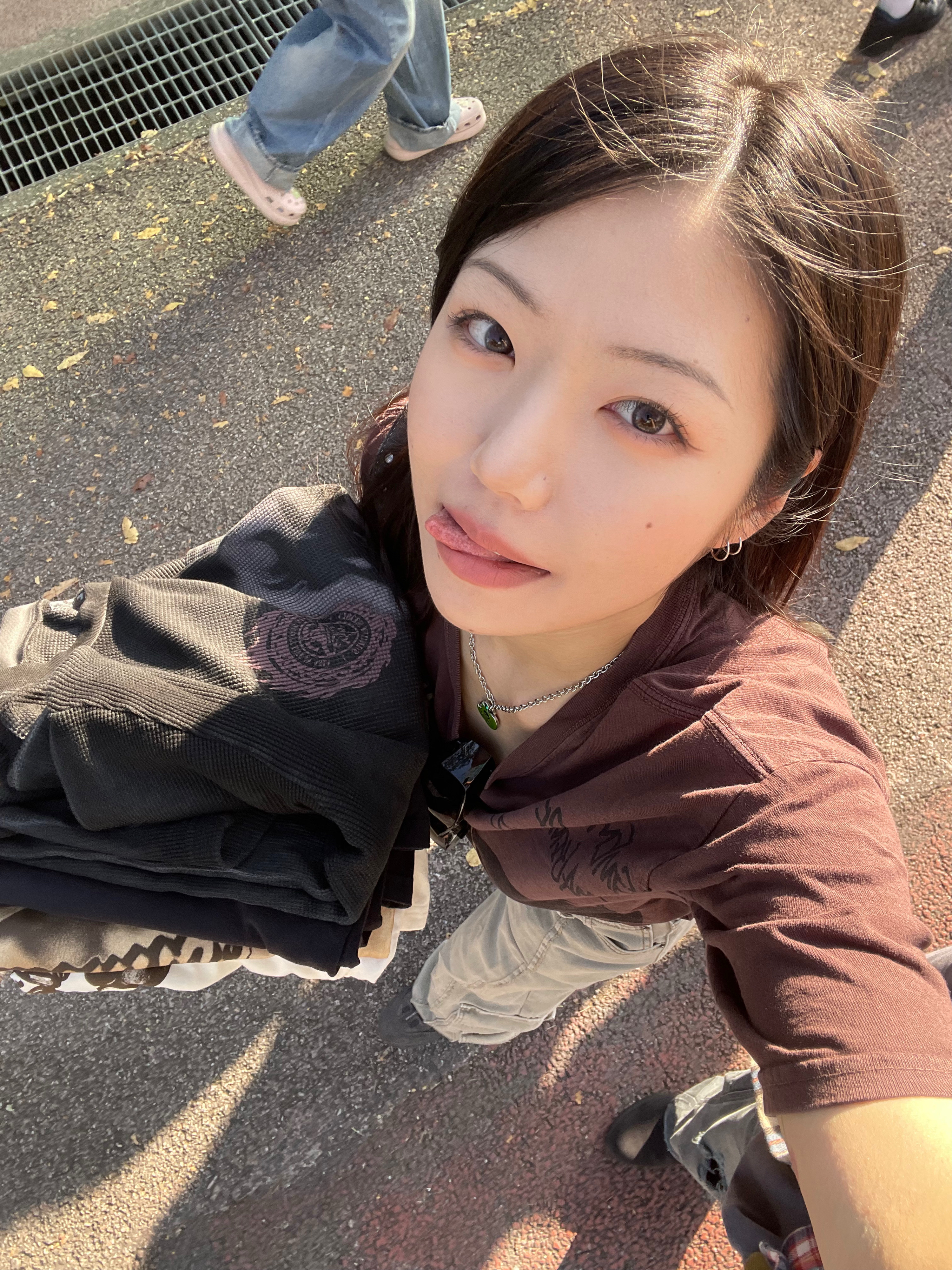 Travis Scott Circus Maximus Stadium Tour 25 T-Shirts Off White - Korea Exclusive, Travis Scott Circus Maximus Stadium Tour 25 Thermal Long Sleeve T-Shirt 착용 스타일