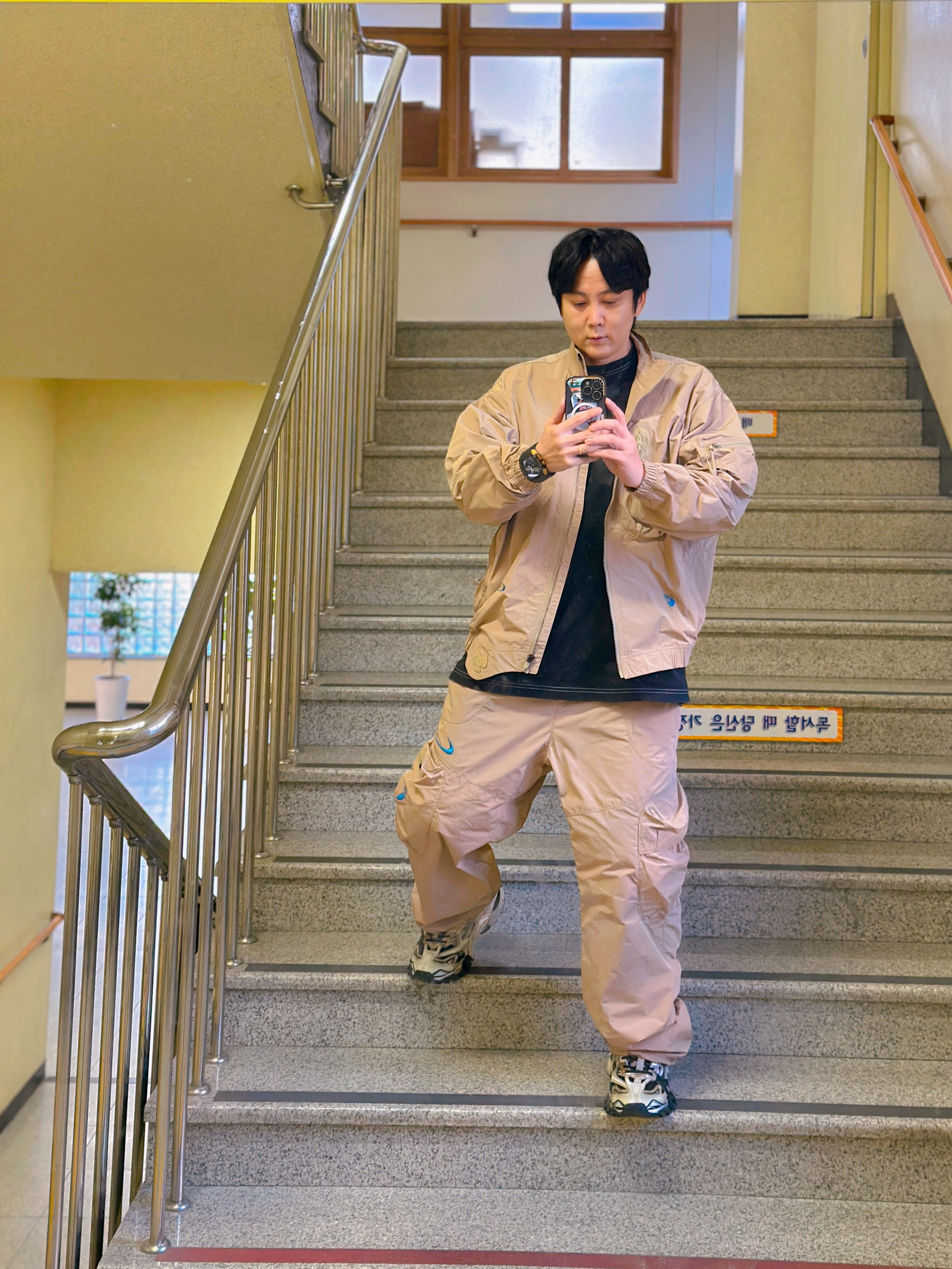 Nike x Off-White NRG Track Suit Khaki - Asia 착용 스타일 - 2