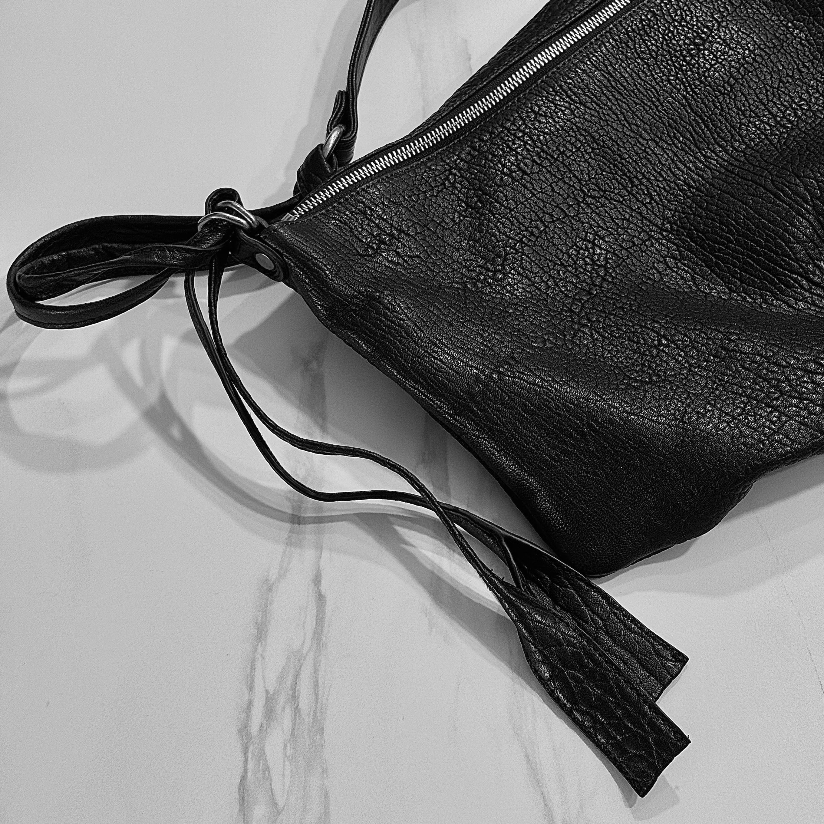 Xlim Ep.8 01 Bag Black 착용 스타일 - 3