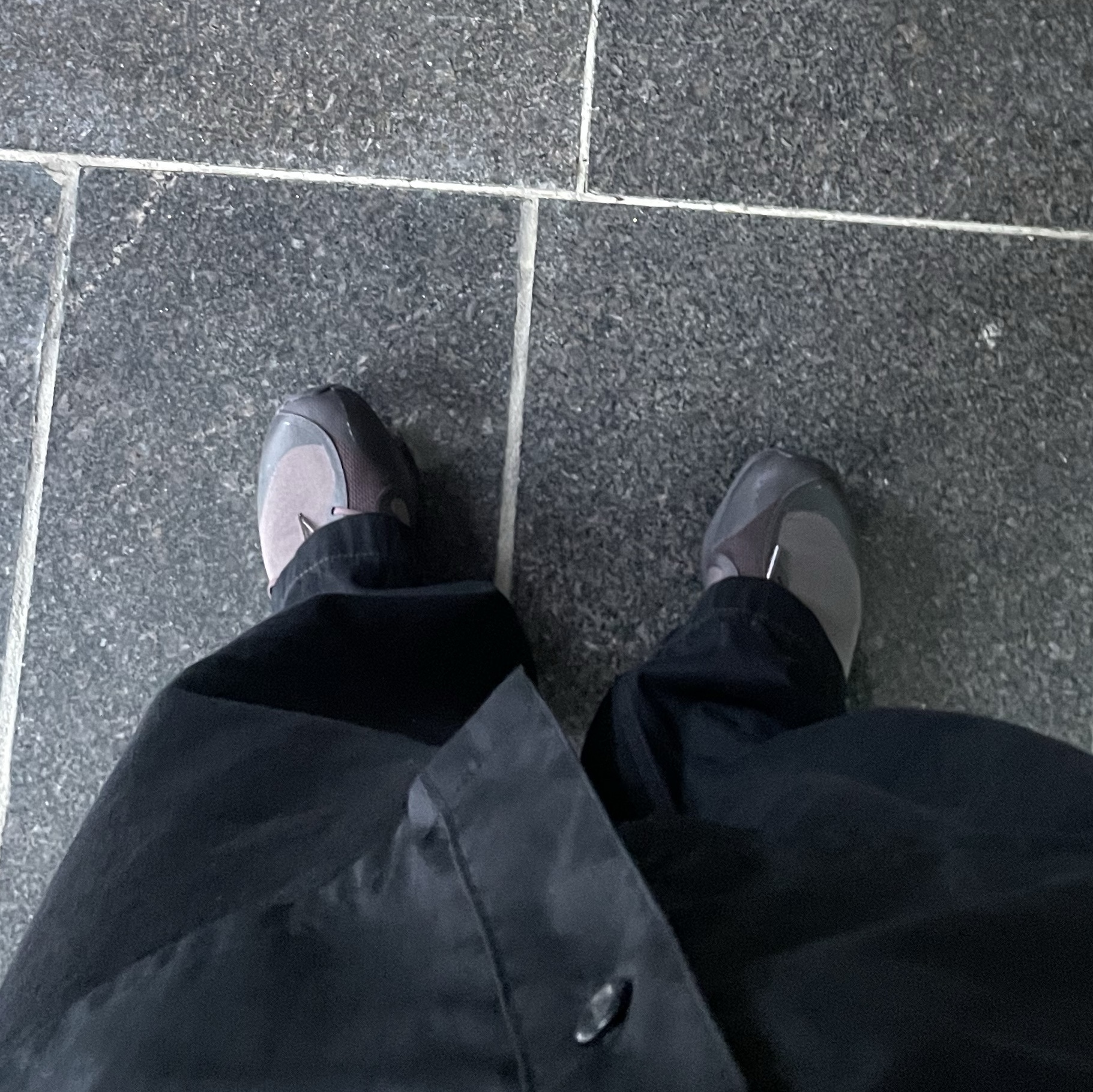 (W) On Running x Post Archive Faction (Paf) Cloudventure Peak Cacao Espresso 착용 스타일