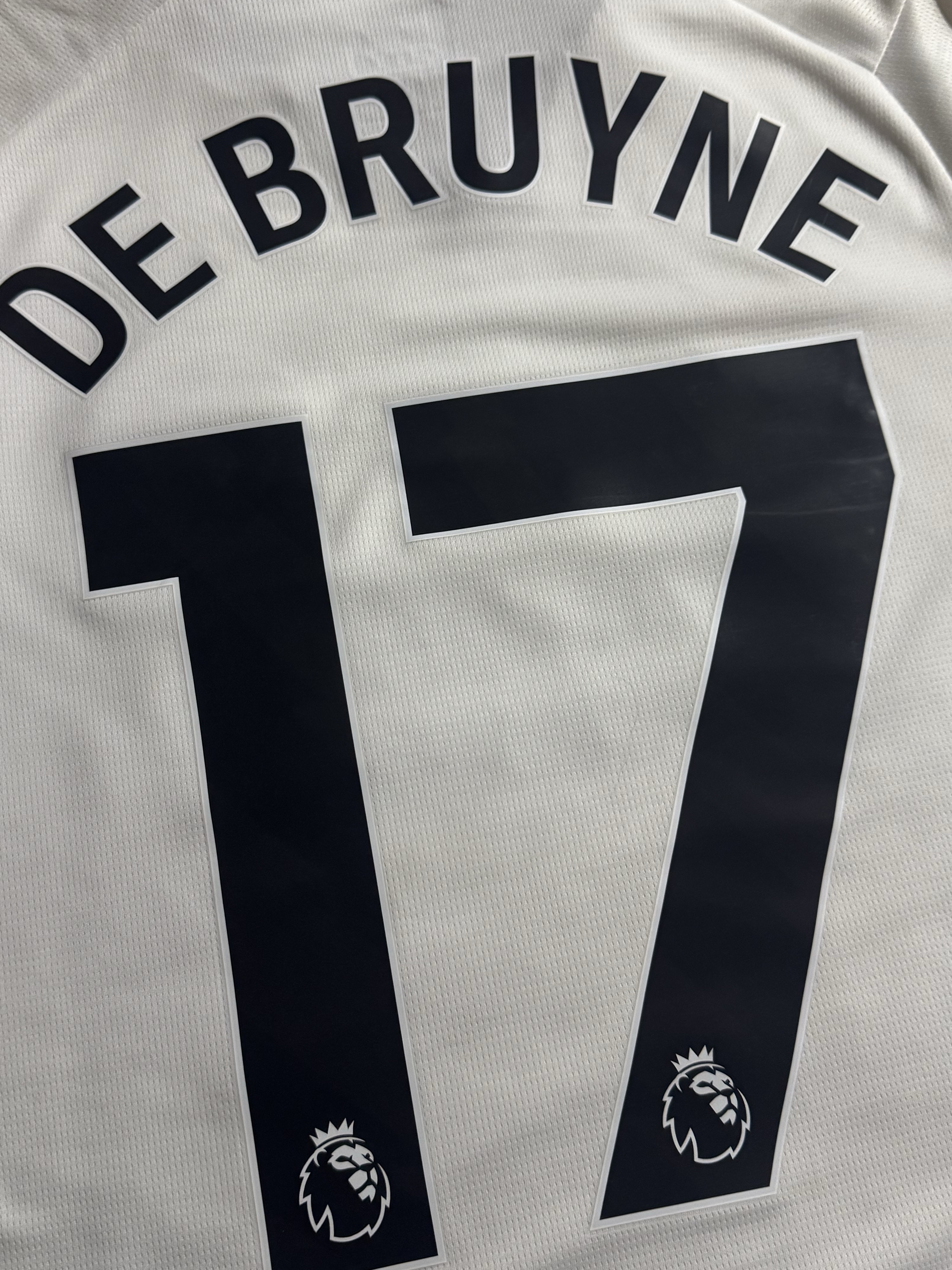 Puma Manchester City 2023/24 Away Jersey White Aubergine (Non Marking Ver.) 착용 스타일 - 2