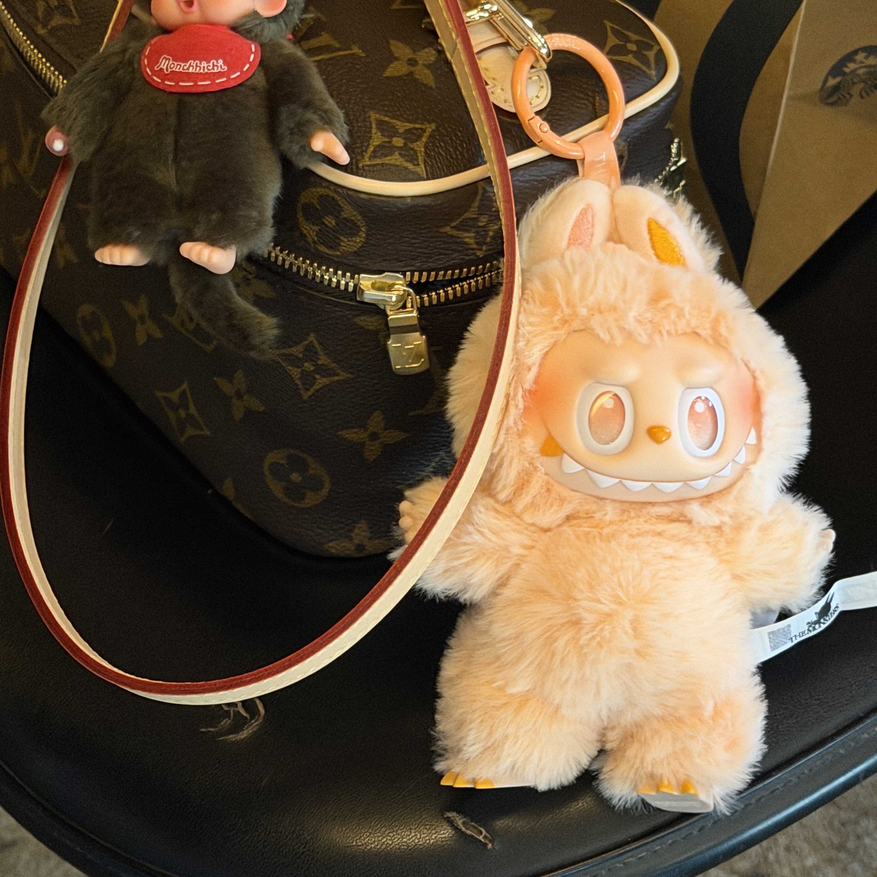 Pop Mart Labubu The Monsters Highlight Series Happiness Keyring (Opened Case) 착용 스타일