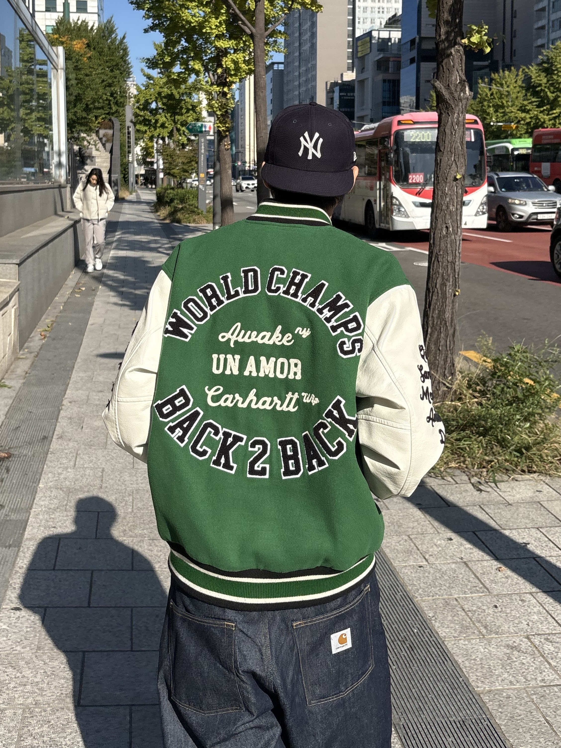 Carhartt WIP x Awake NY Teddy Jacket Green Cream, Carhartt WIP Brandon Pants Blue Rigid 착용 스타일 - 1