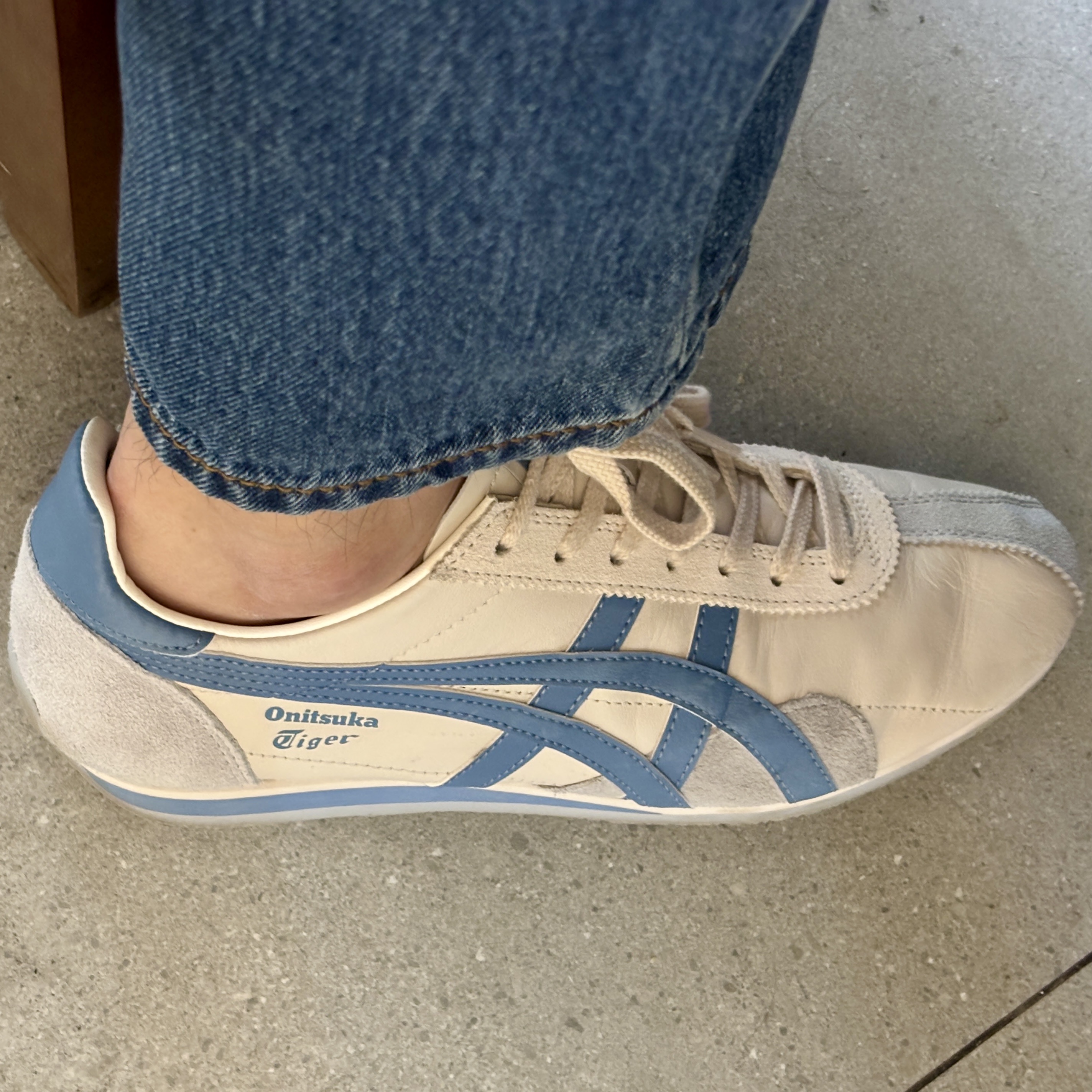 Onitsuka Tiger Runspark Cream Light Blue 착용 스타일 - 3