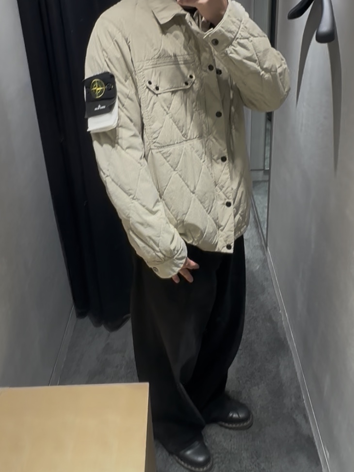 Stone Island Q0633 50 Fili Nylon Cotton Shirt Jacket with Internal Padding Off White - 24FW, Dr. Martens 1461 Smooth Black 착용 스타일