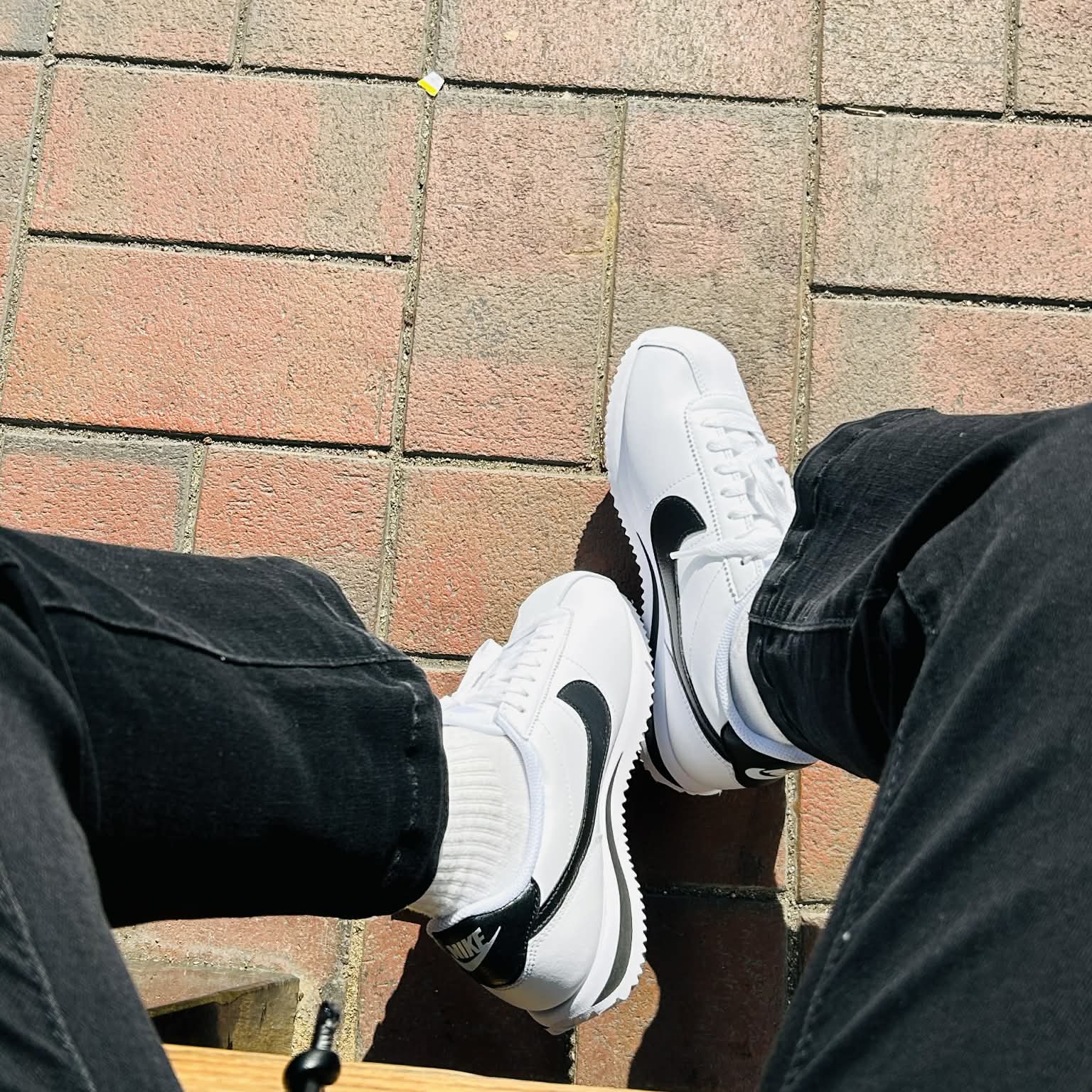 (W) Nike Cortez Leather White Black 착용 스타일