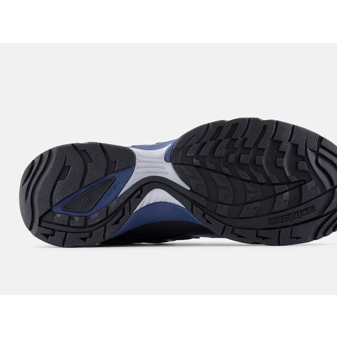 New Balance FuelCell Rebel v4 Blue Laguna Reflection - 2E Wide 착용 스타일 - 4