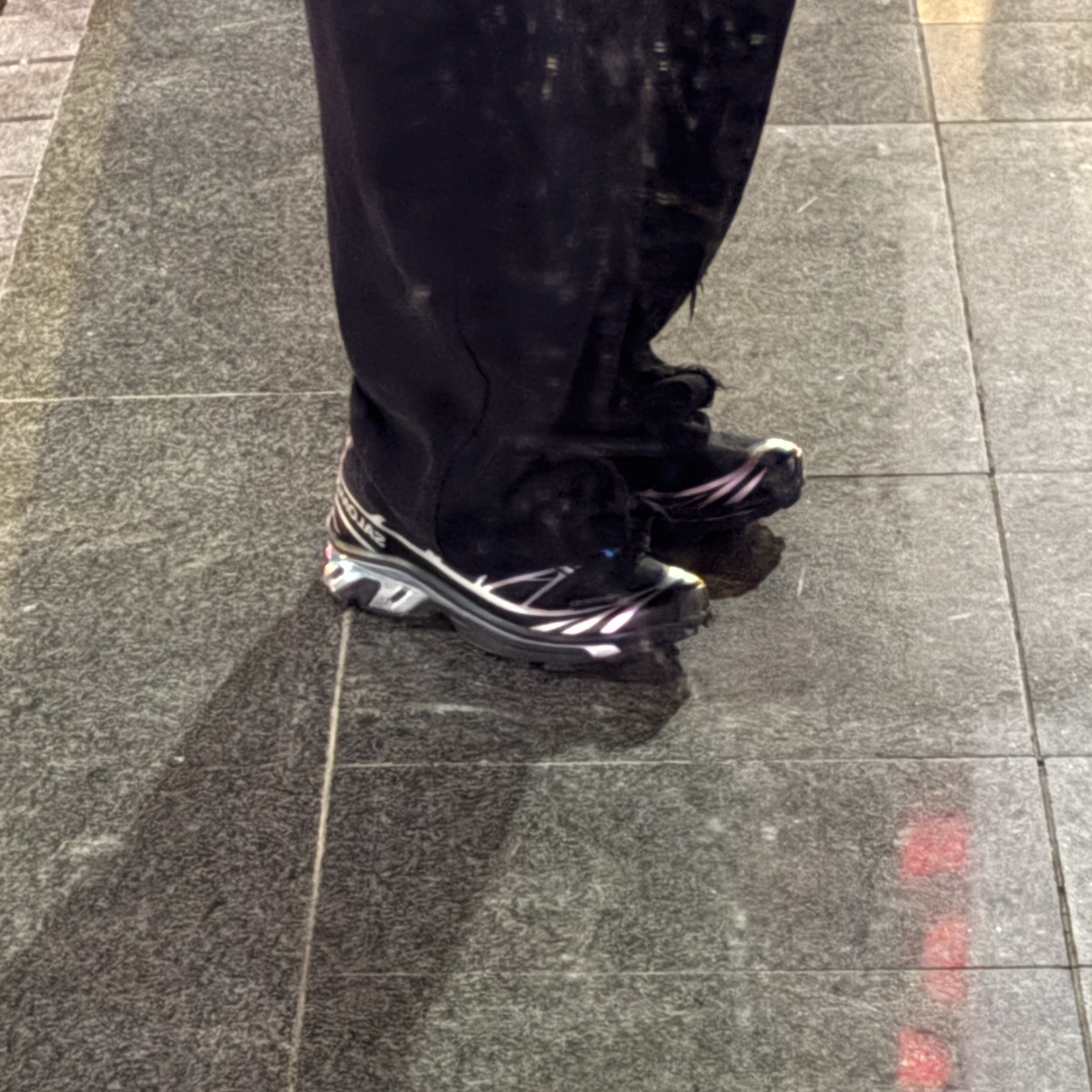 Salomon XT-6 GTX Black Silver 착용 스타일 - 2