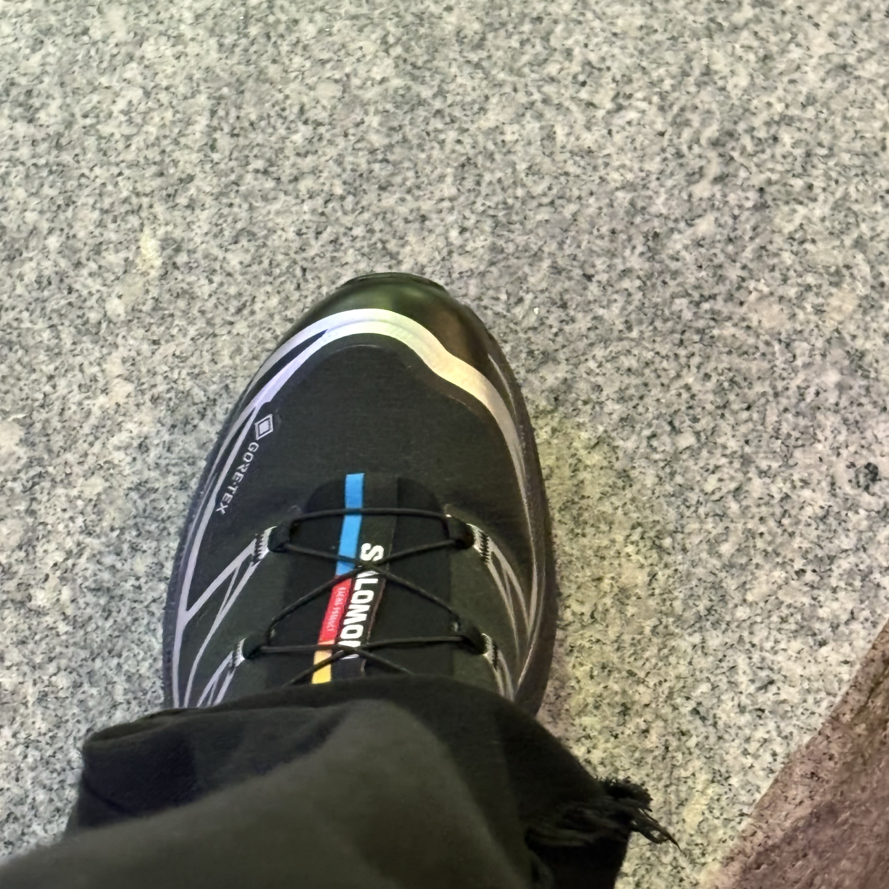 Salomon XT-6 GTX Black Silver 착용 스타일 - 1