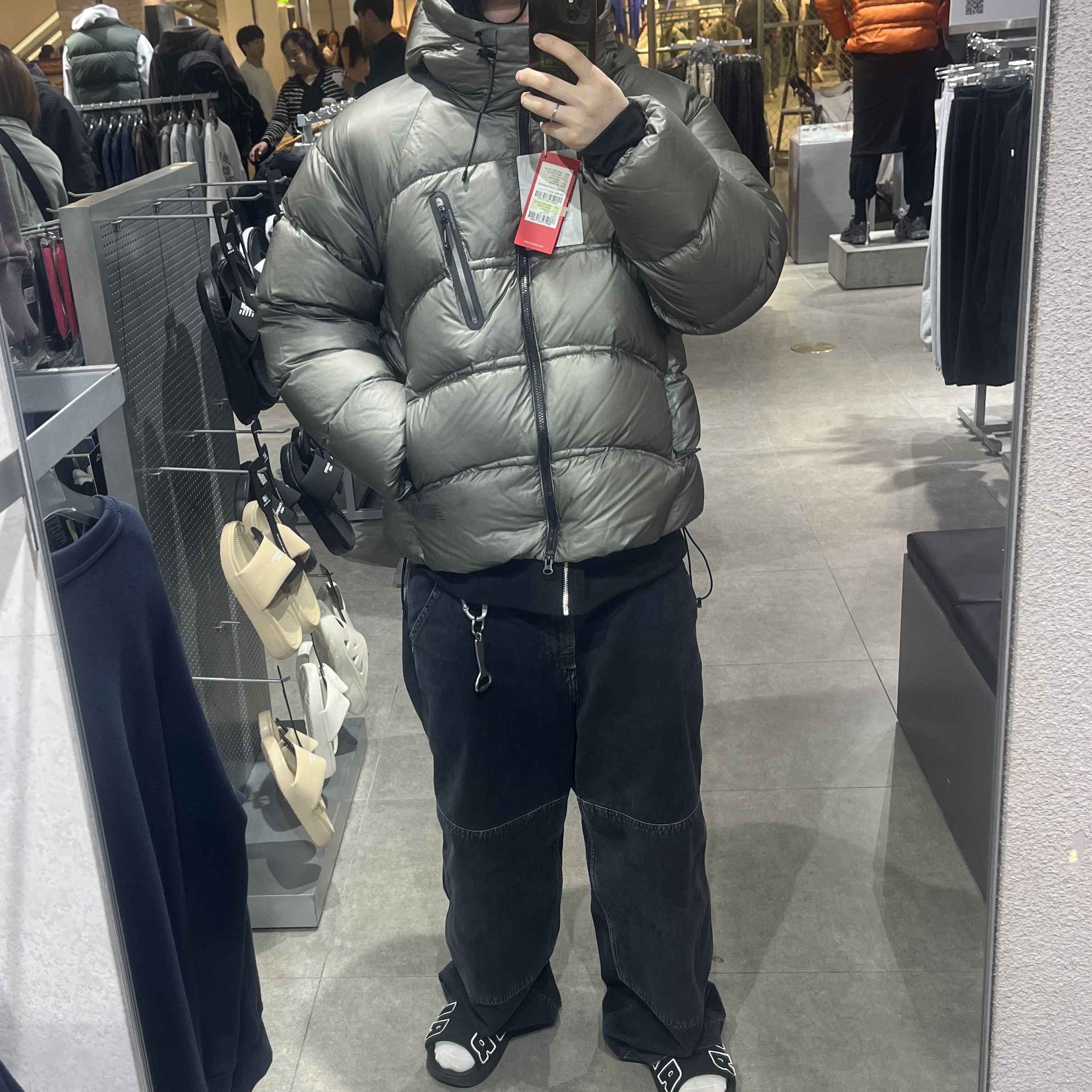 New Balance Flying 77 Superlight Hooded Heavy Goose Down Gray 착용 스타일