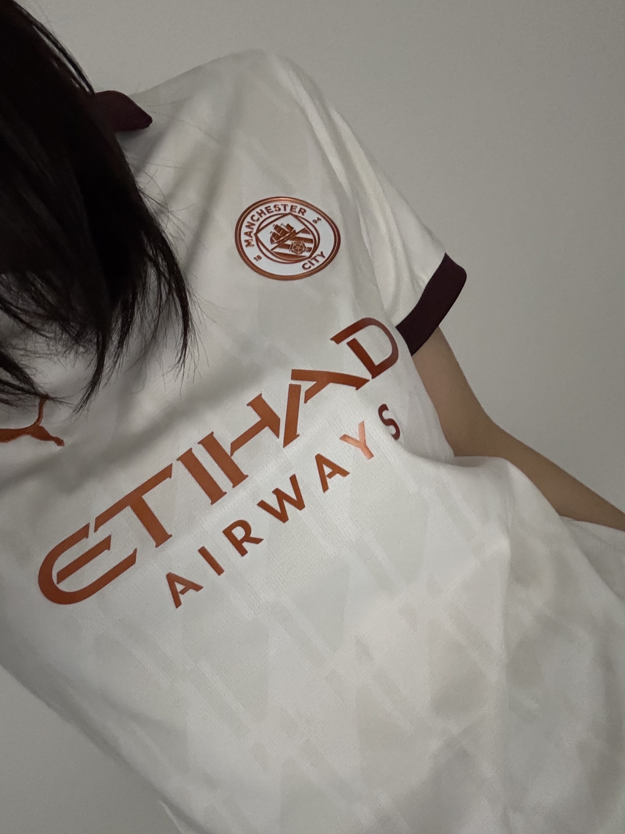 Puma Manchester City 2023/24 Away Jersey White Aubergine (Non Marking Ver.) 착용 스타일 - 3