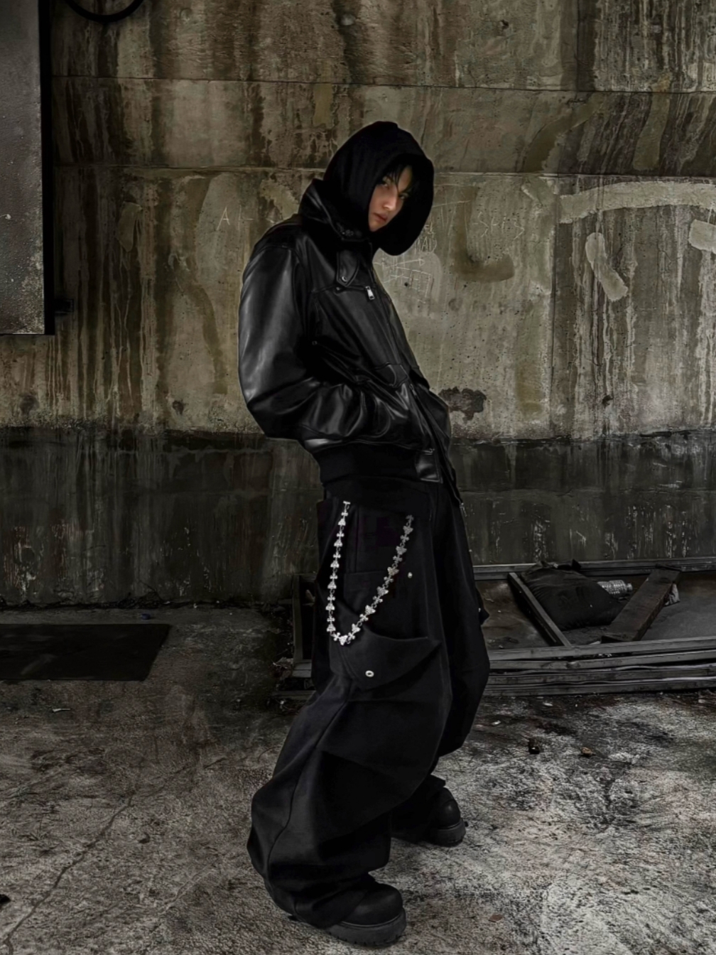 ROARINGRAD 25 Parachute Cargo Pants Black 착용 스타일