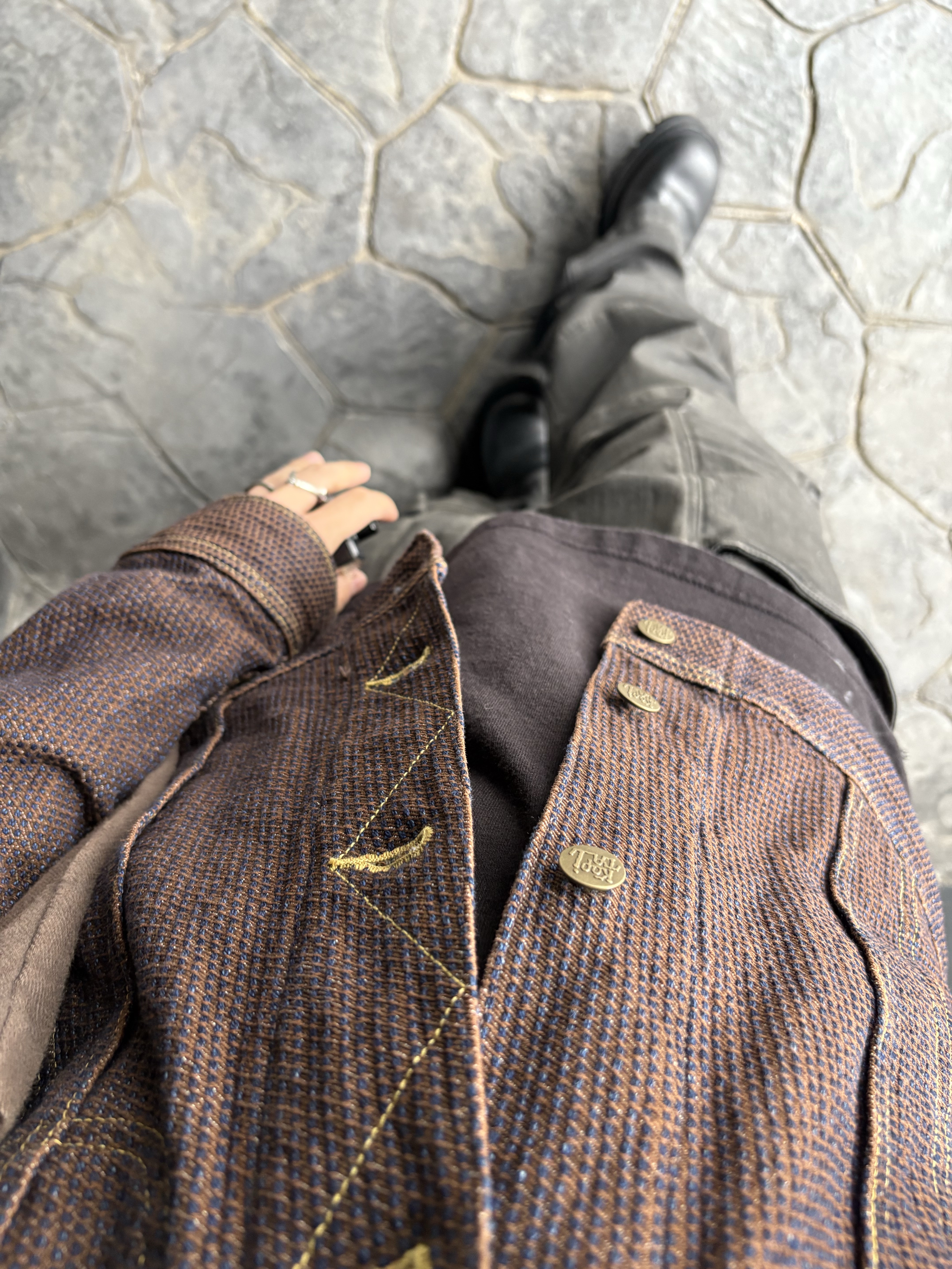 Kapital No.5 Century Denim Westerner Jacket Brown, Bottega Veneta Lug Chelsea Ankle Boot Black 착용 스타일 - 2