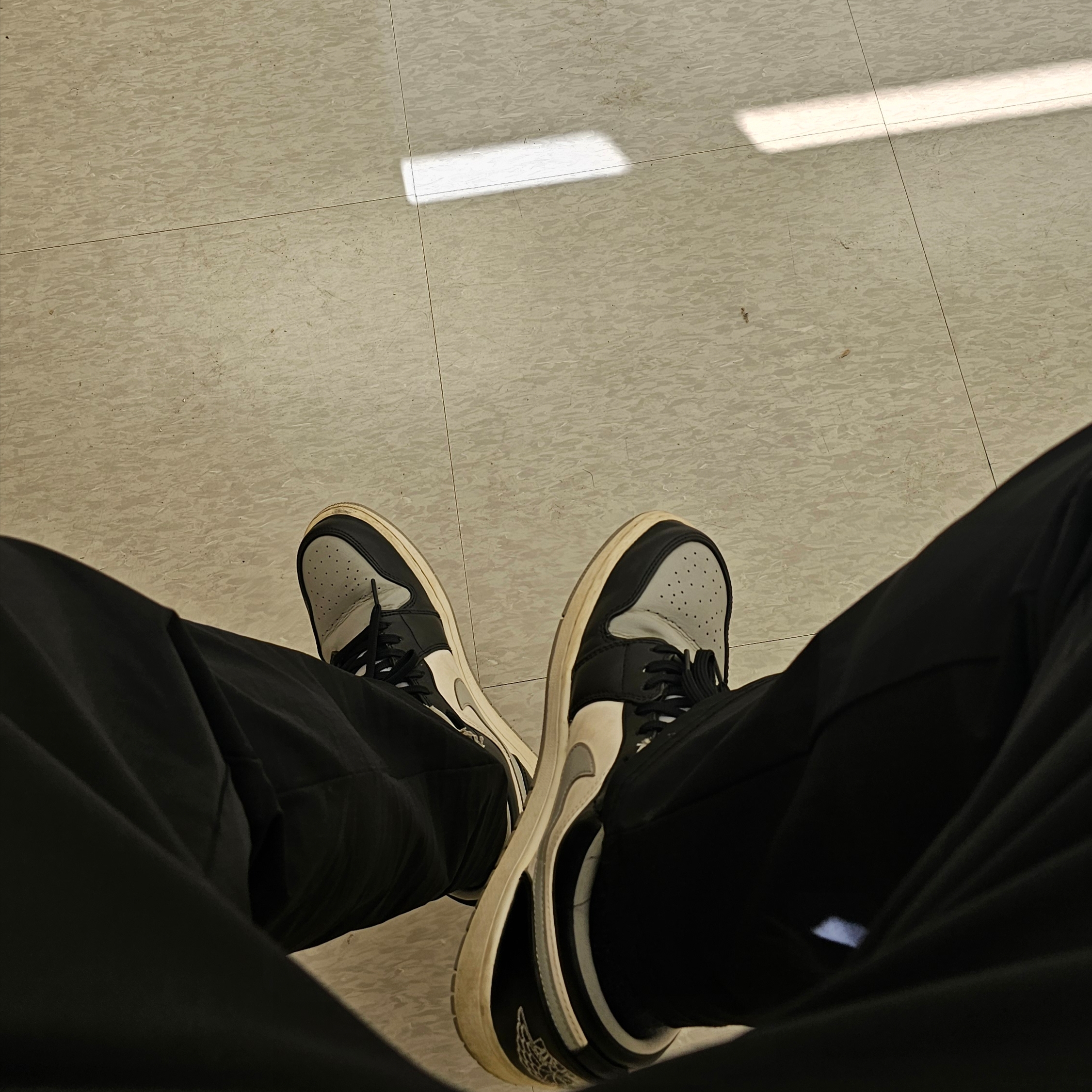 Jordan 1 Low Black Light Smoke Grey 착용 스타일